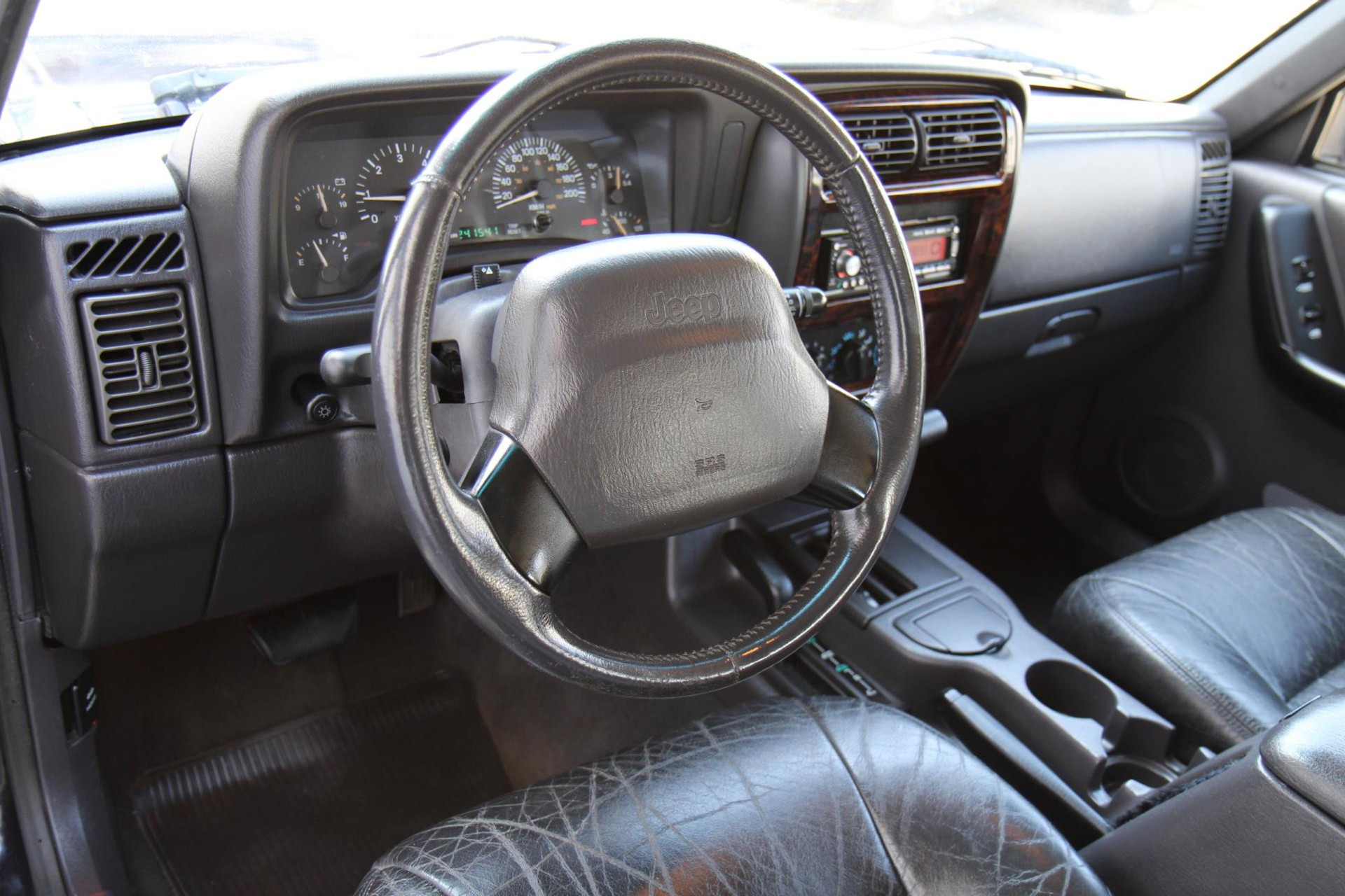 45062253-12.jpg