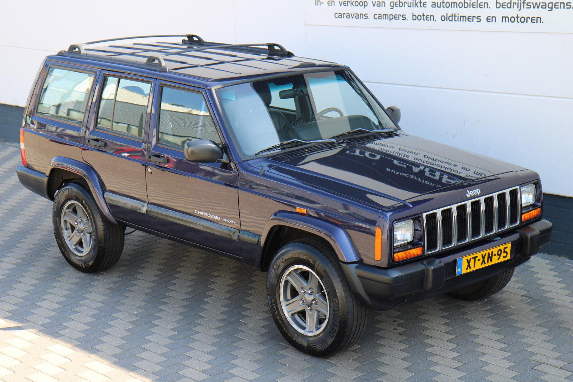 45062253-4.jpg