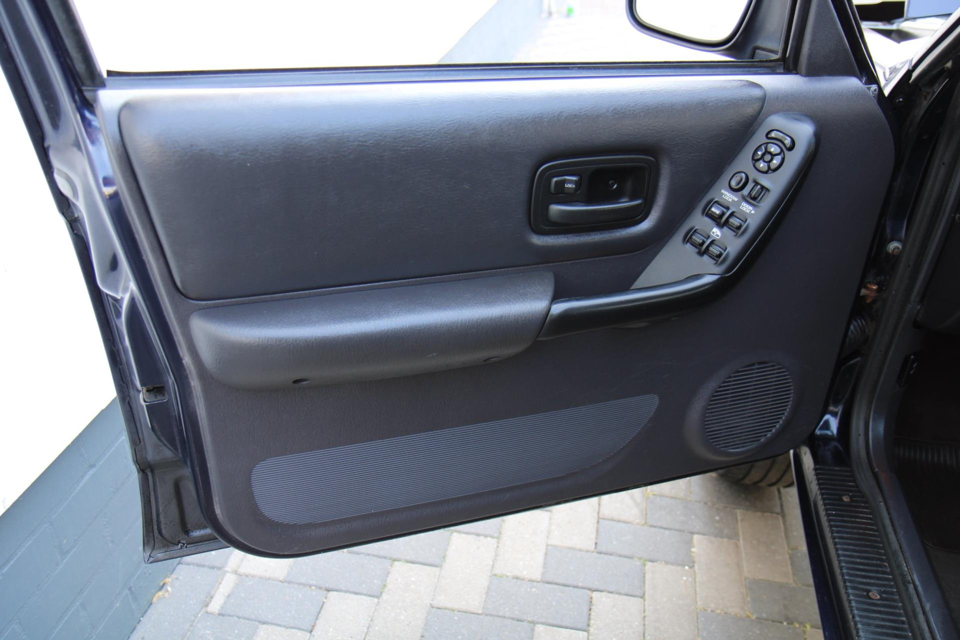 45062253-44.jpg