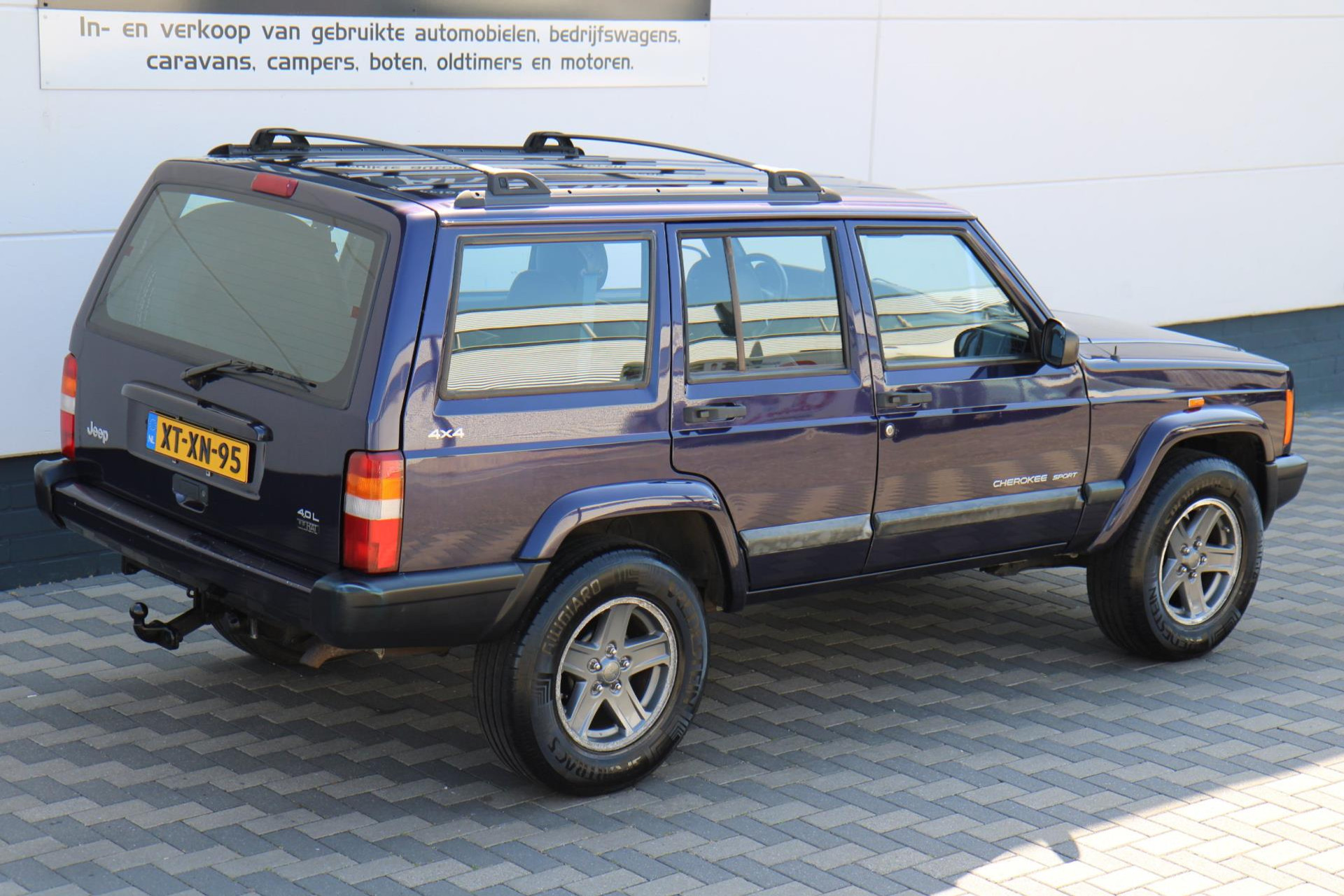 45062253-5.jpg