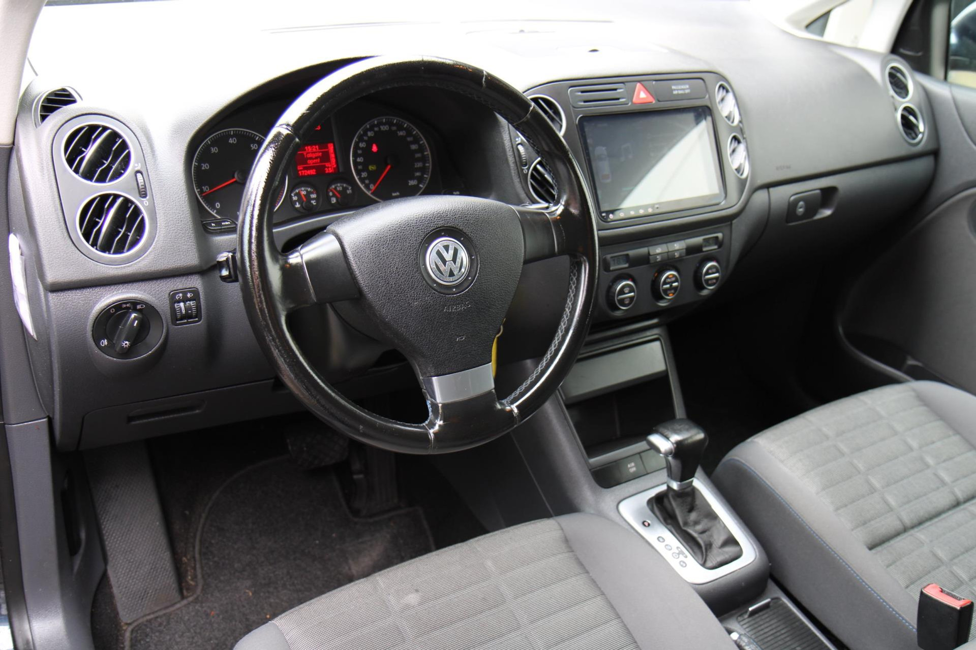 45303044-54.jpg