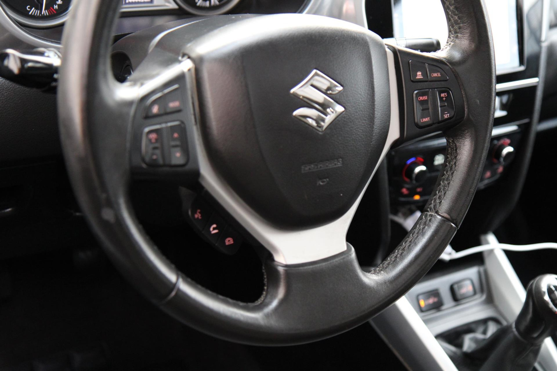 45368745-66.jpg