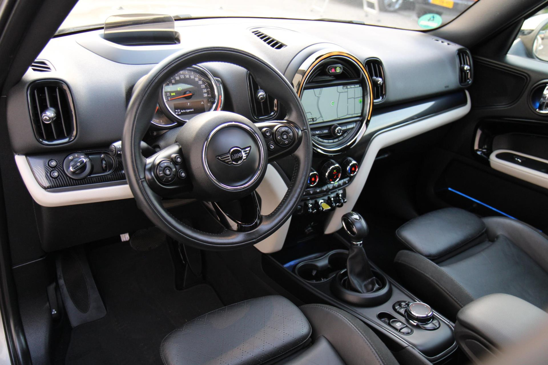 45769429-10.jpg