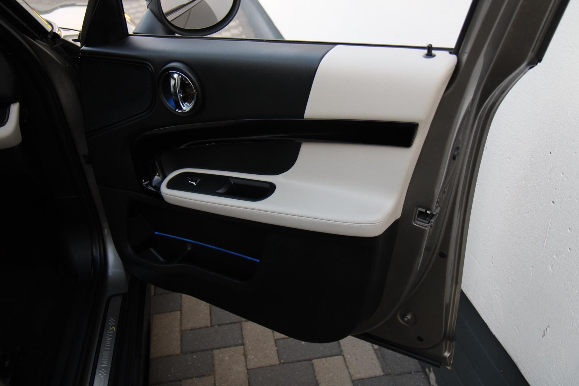 45769429-86.jpg