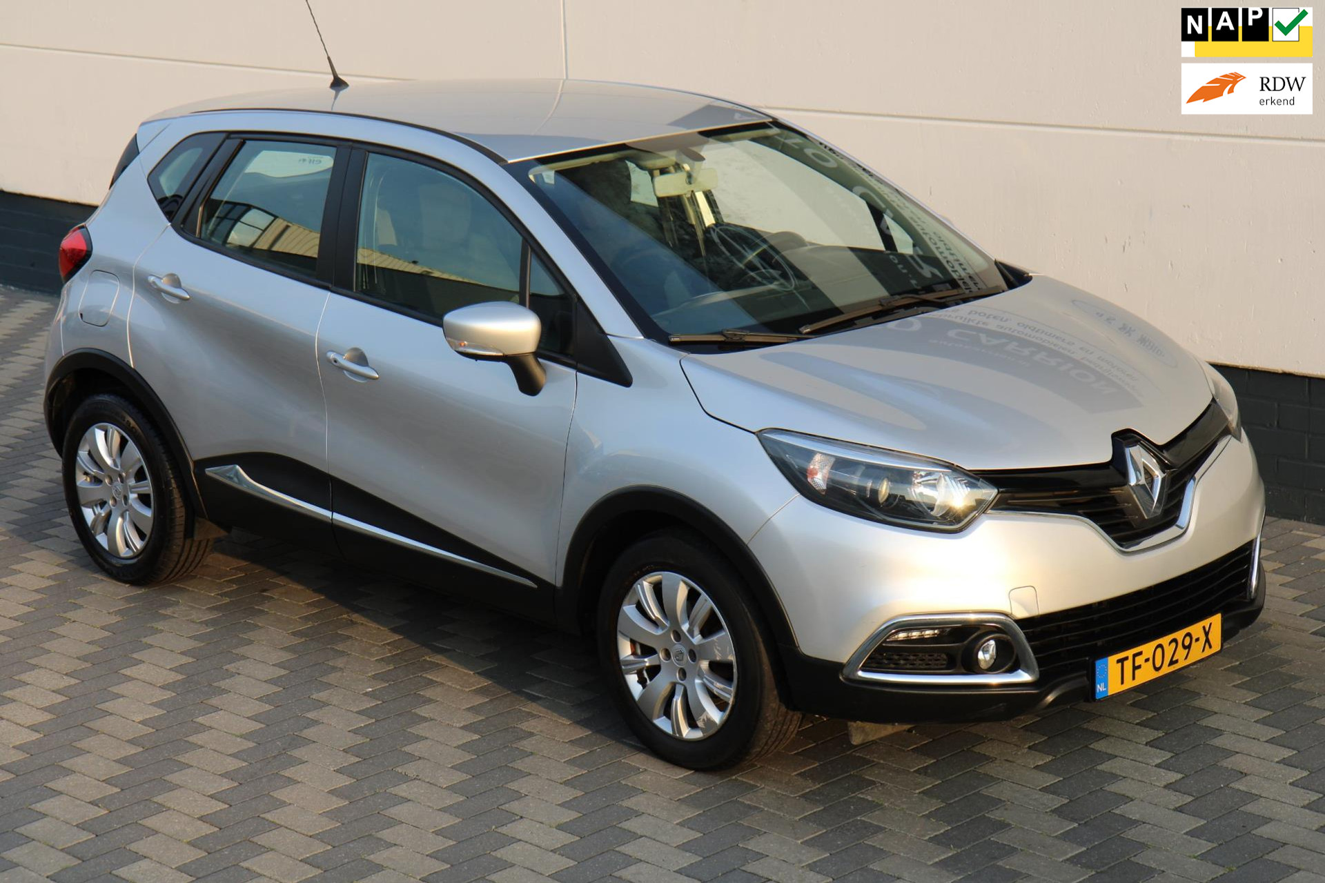 47205810-64.jpg