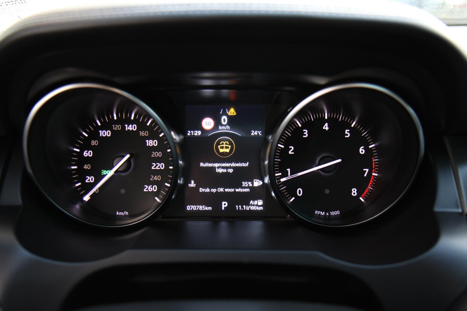 45820093-10.jpg