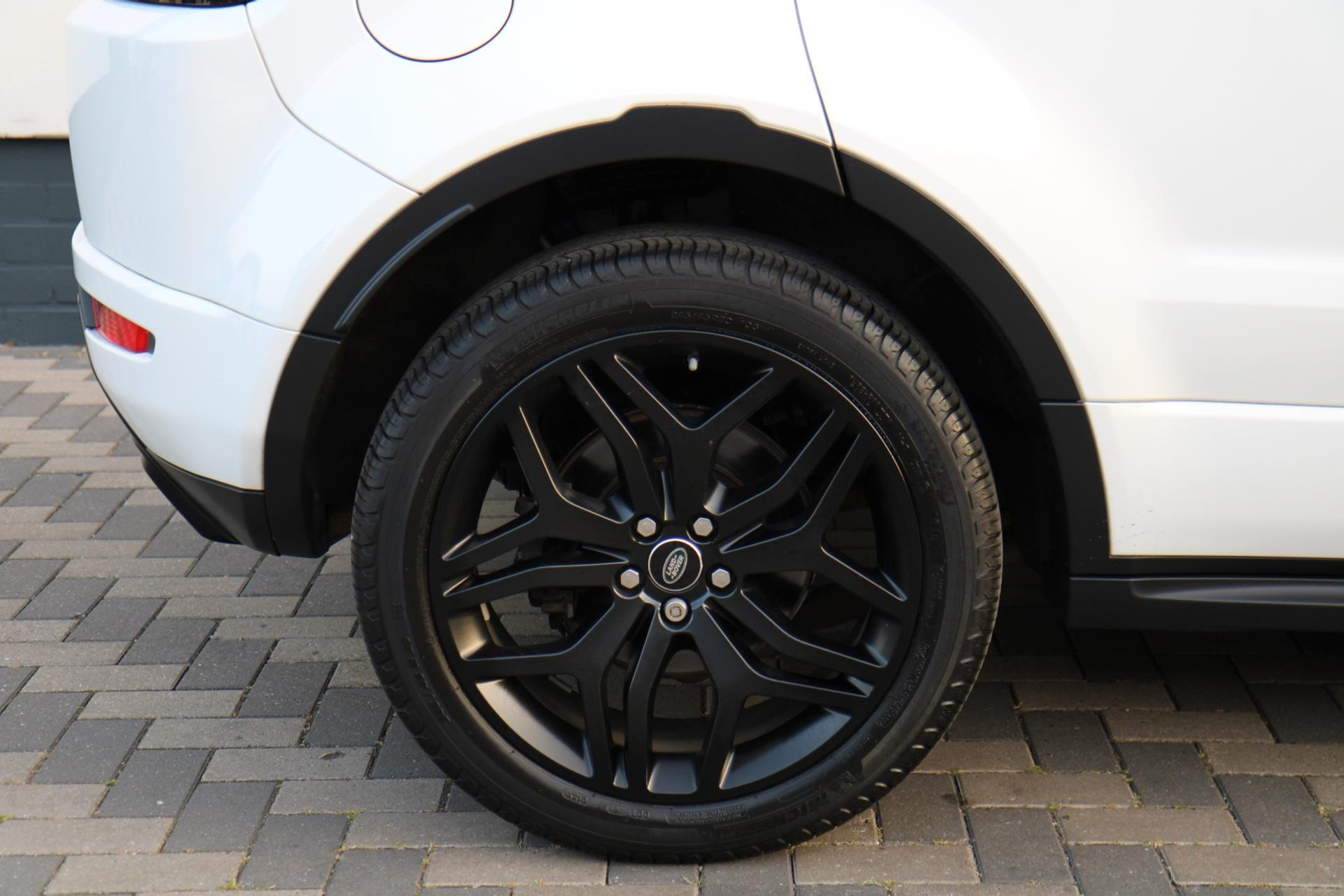 45820093-60.jpg