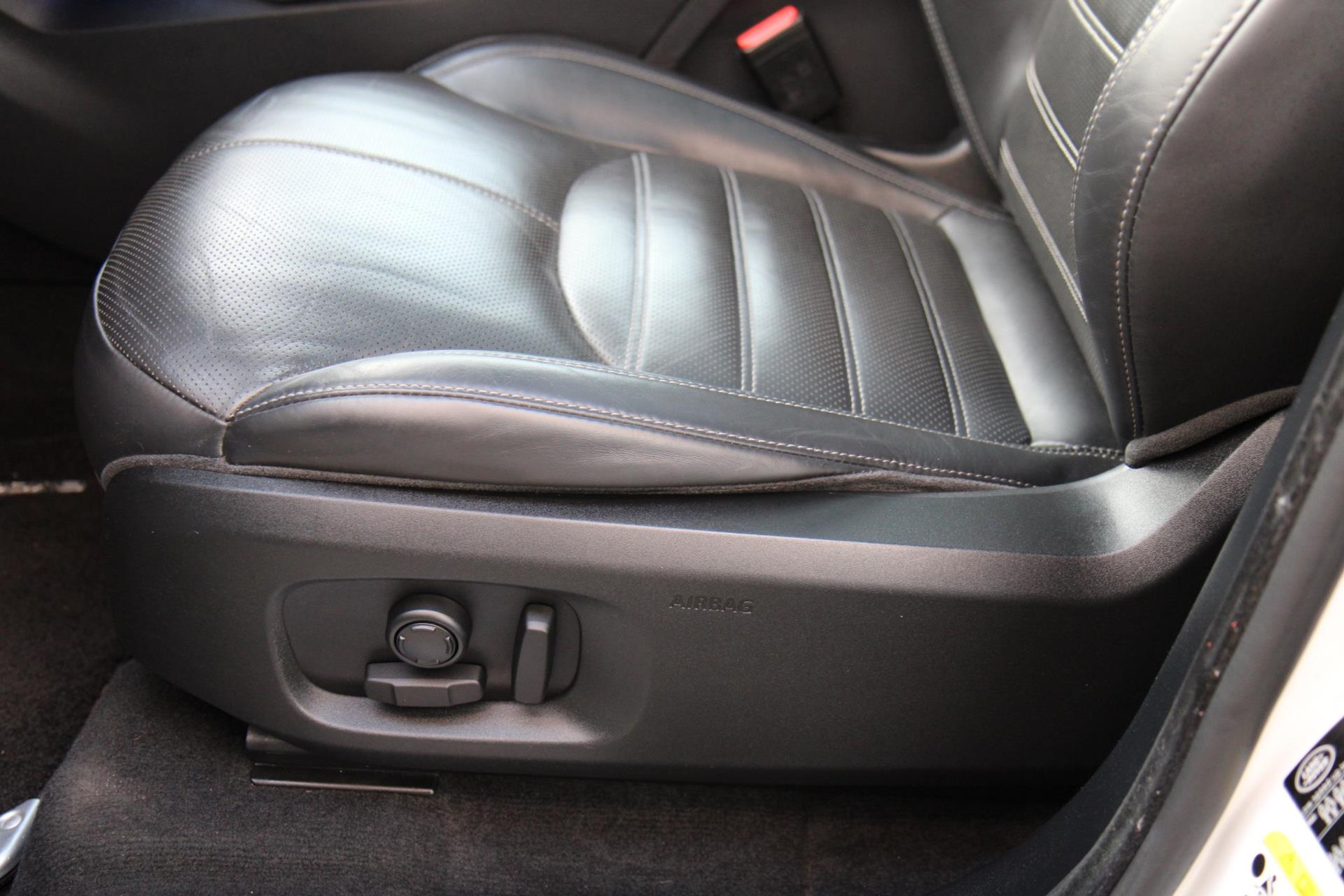 45820093-7.jpg