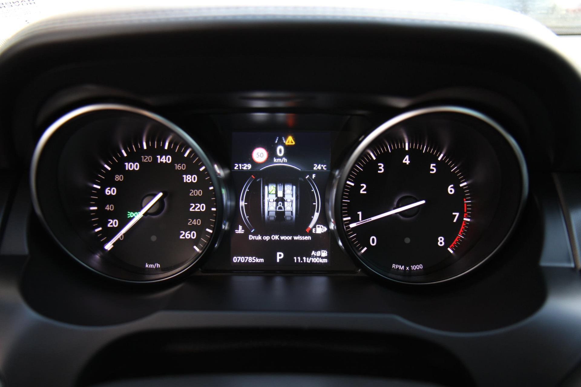 45820093-9.jpg