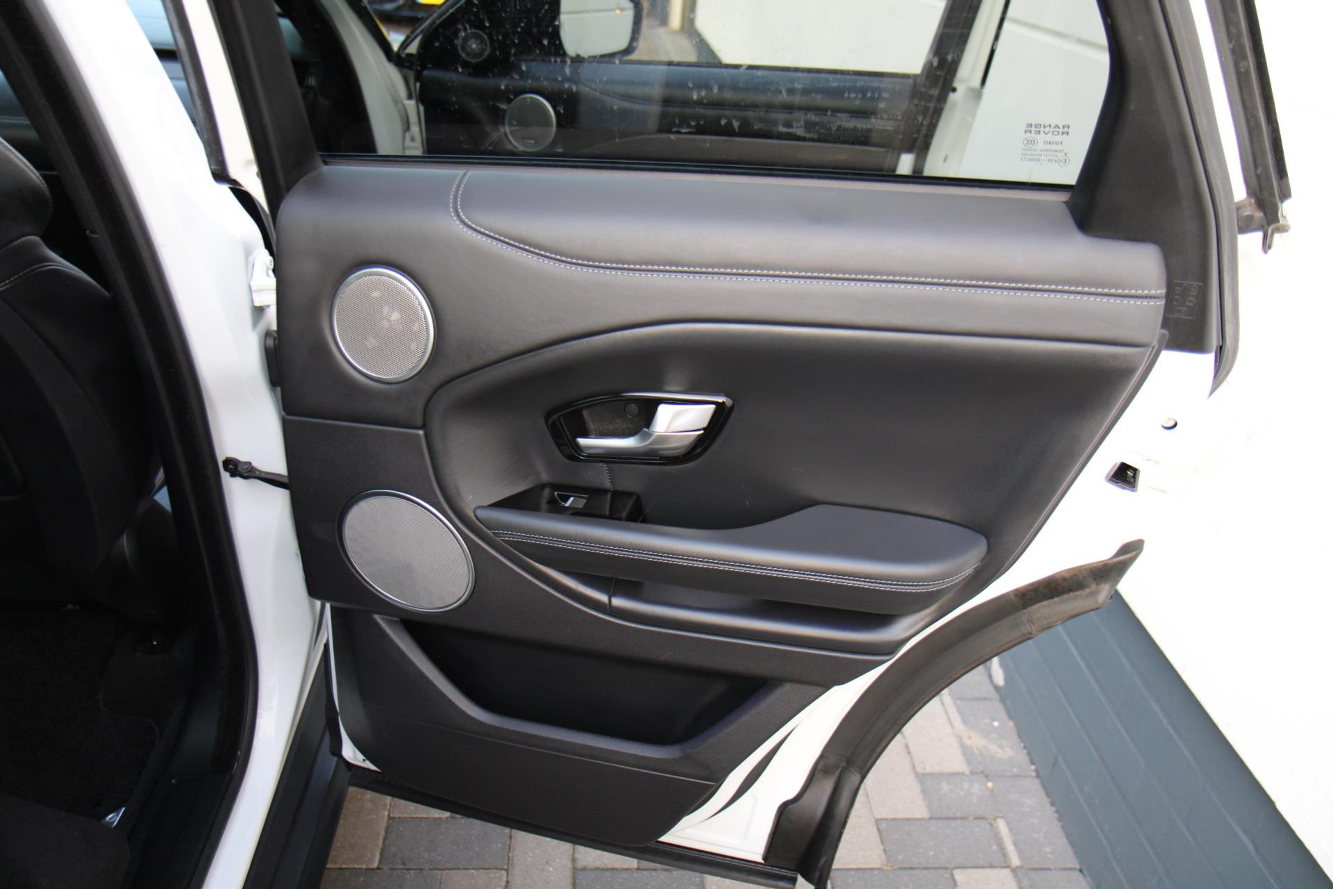 45820093-91.jpg