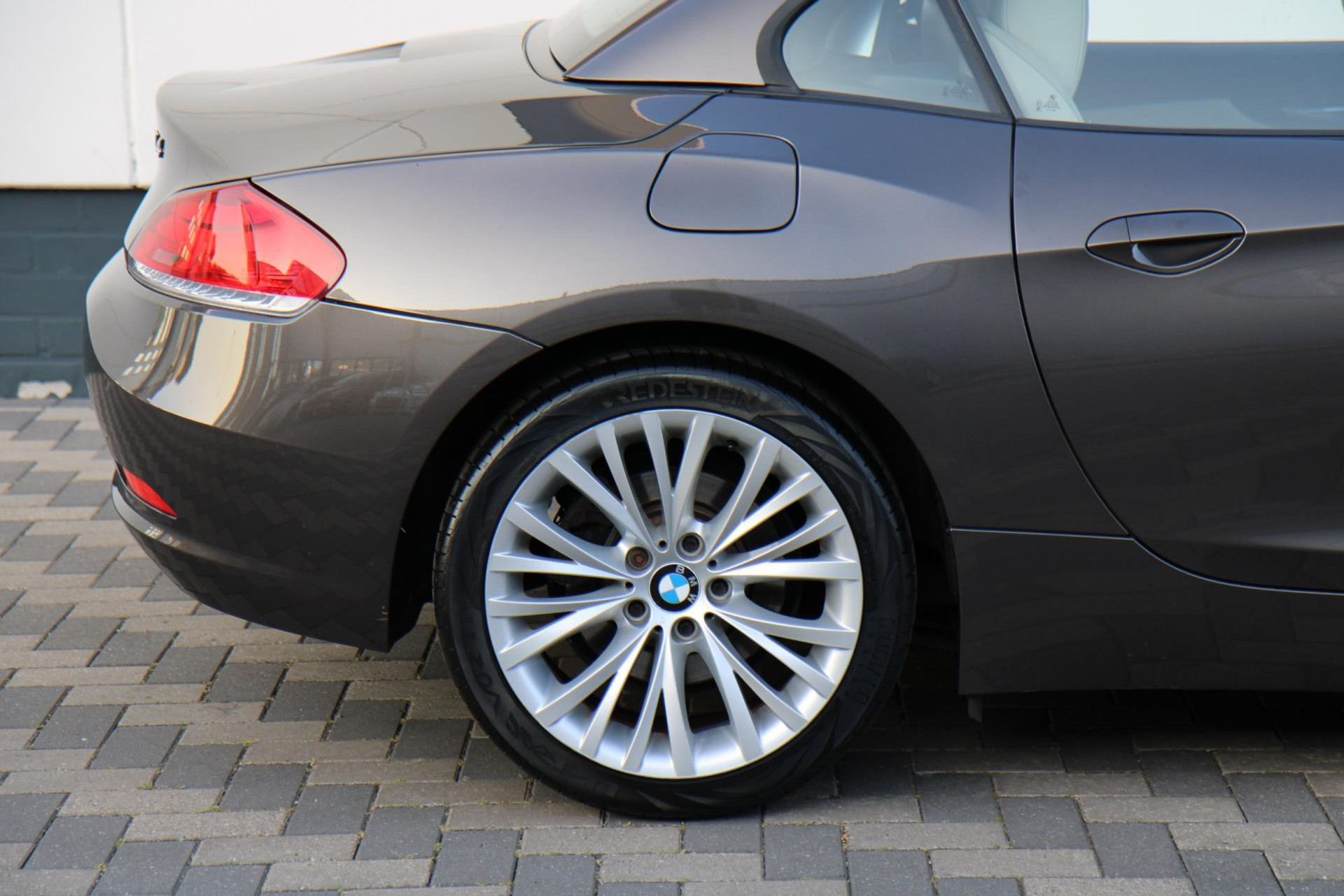 45820906-44.jpg