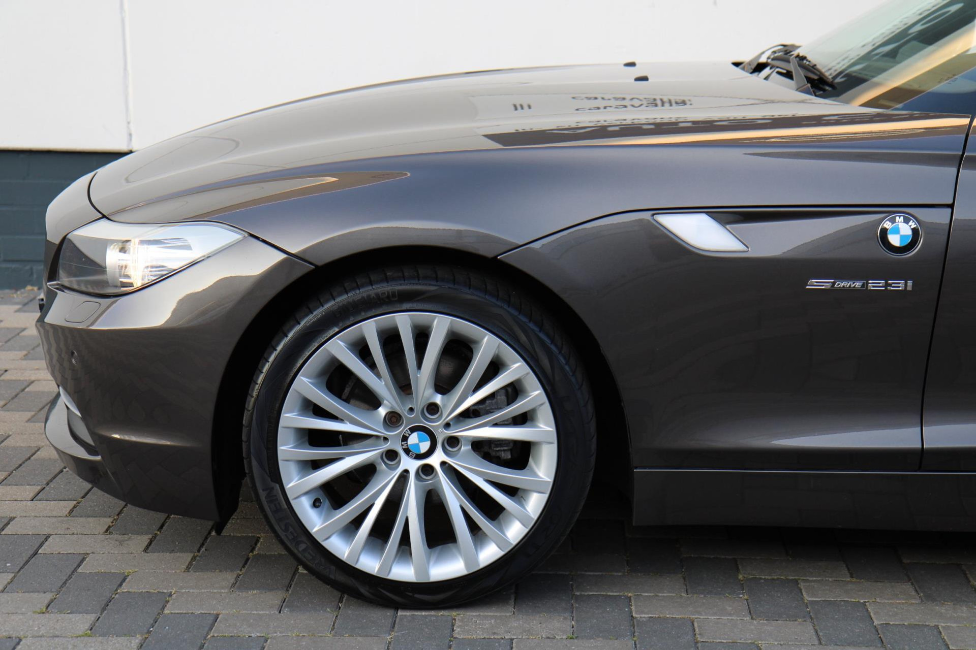 45820906-46.jpg