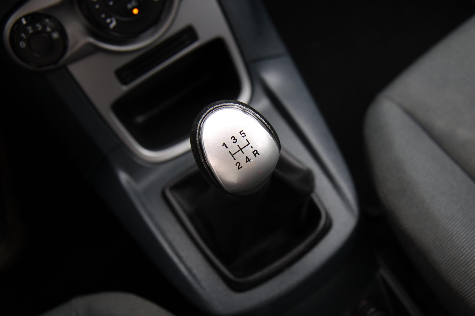 46222090-20.jpg