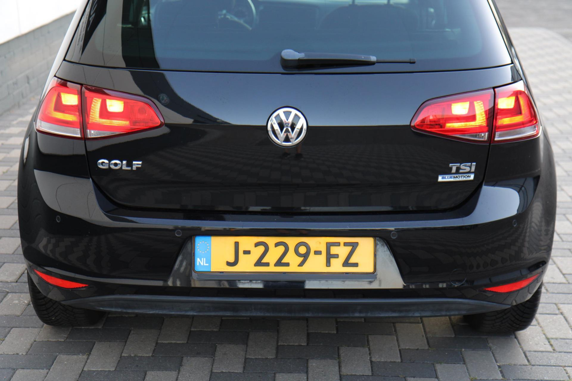 46288093-48.jpg