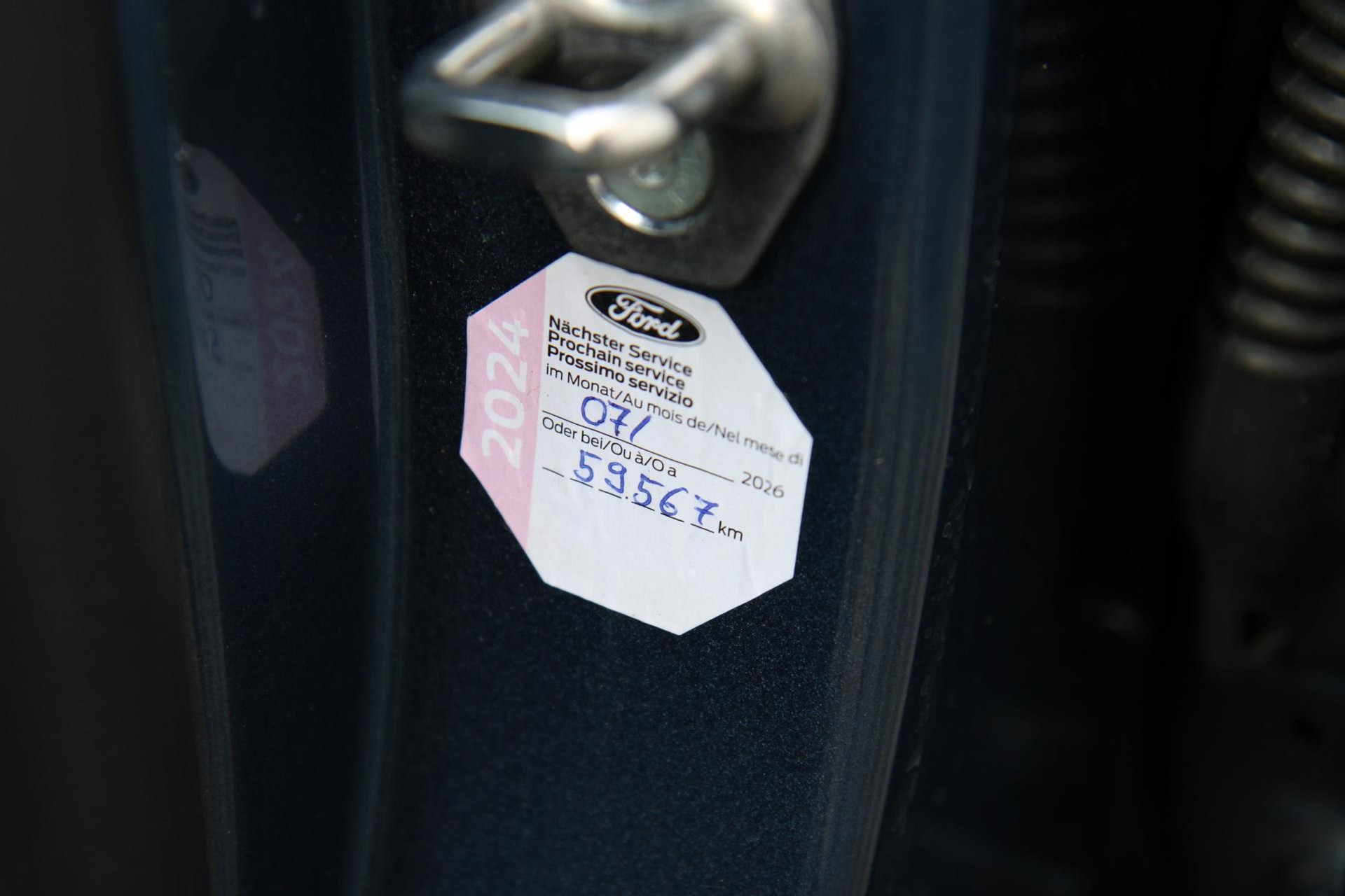 46481828-68.jpg
