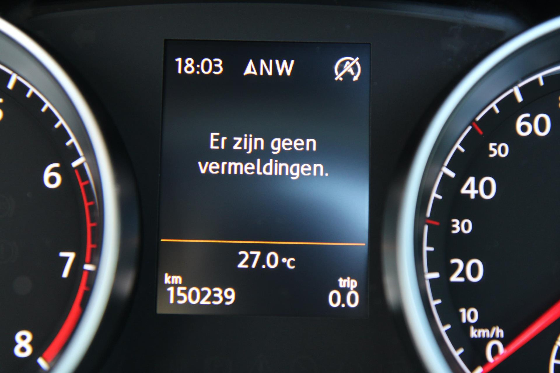 46482699-11.jpg
