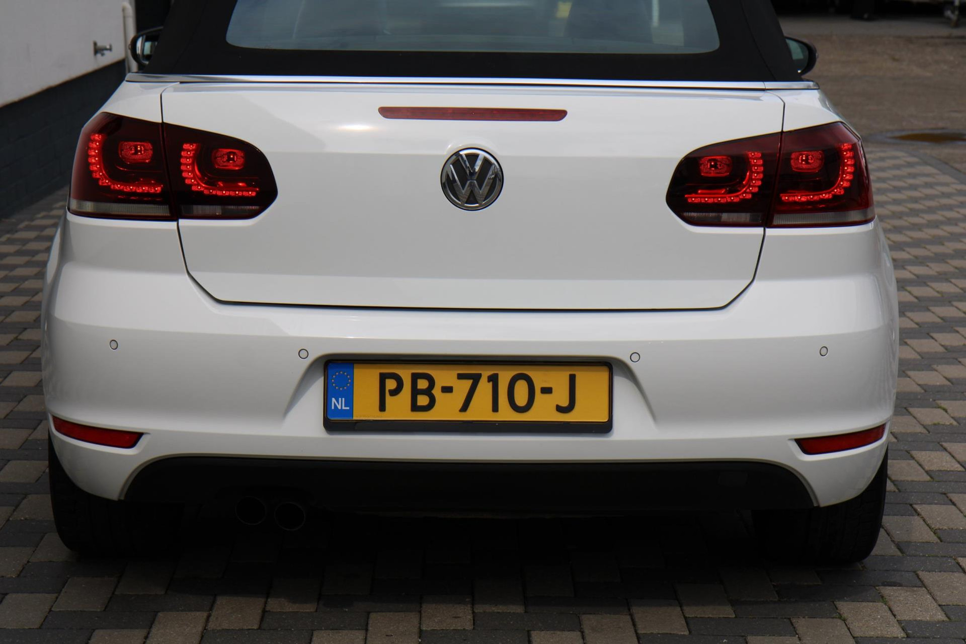46743573-60.jpg