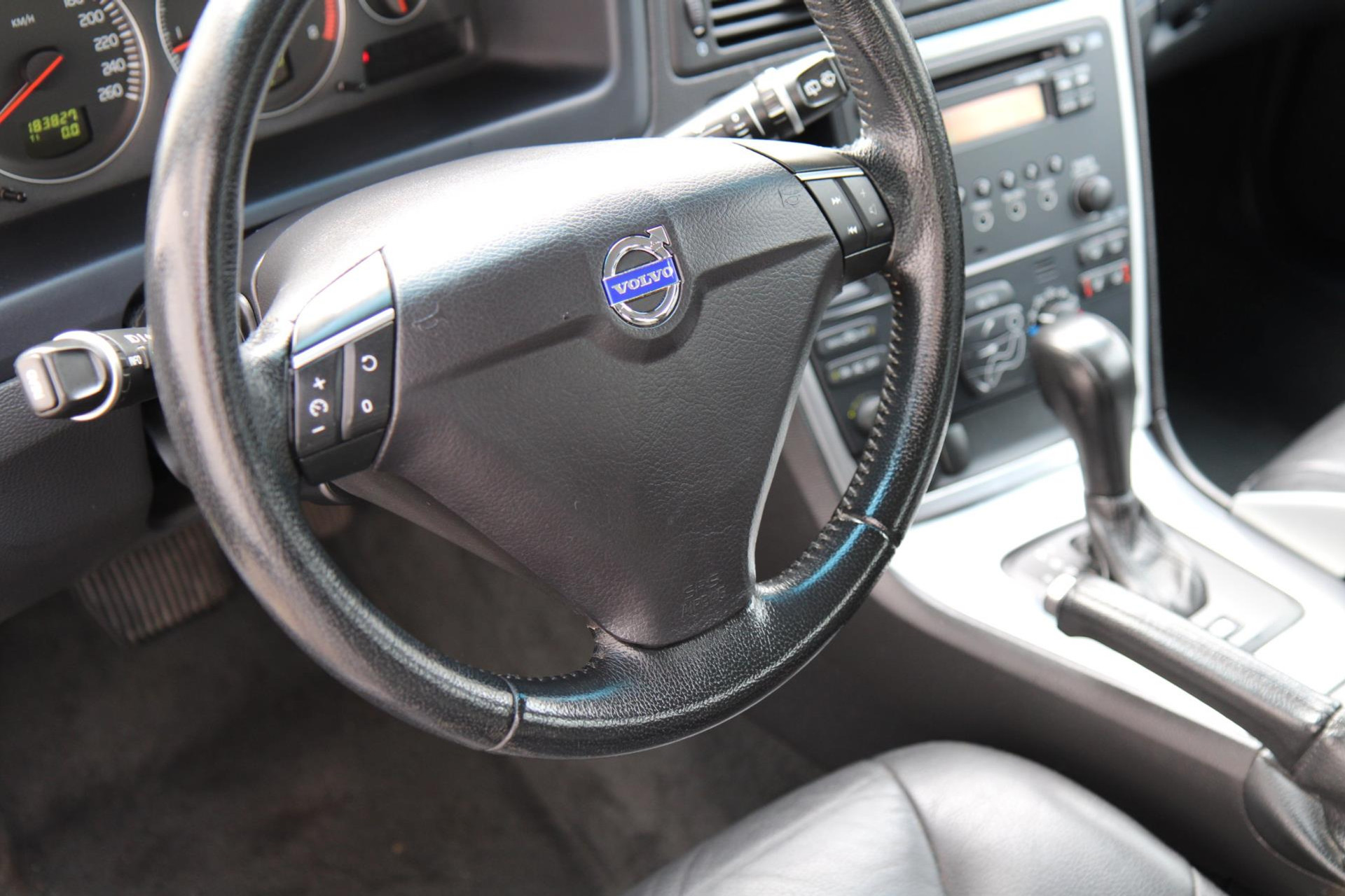 46746046-9.jpg