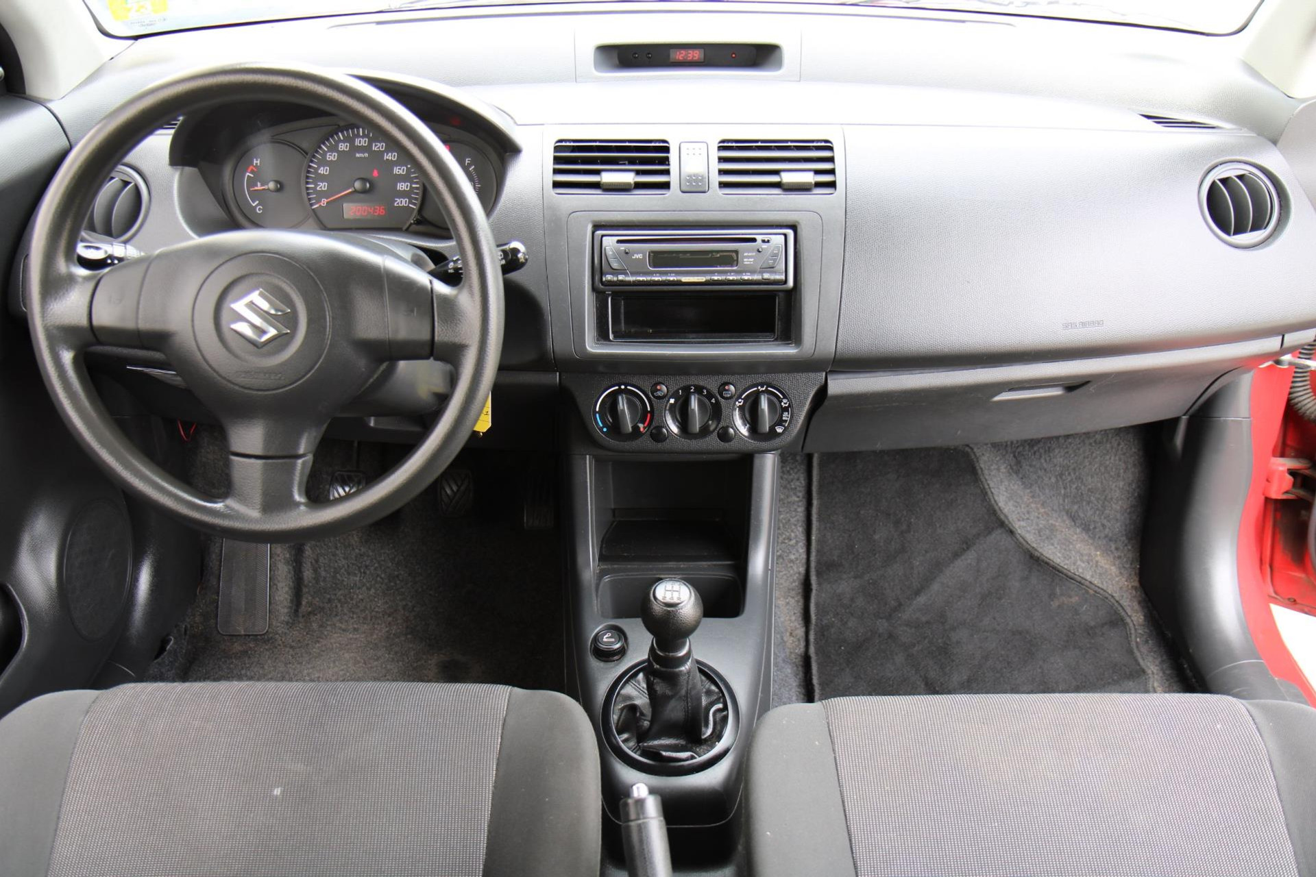46800081-9.jpg