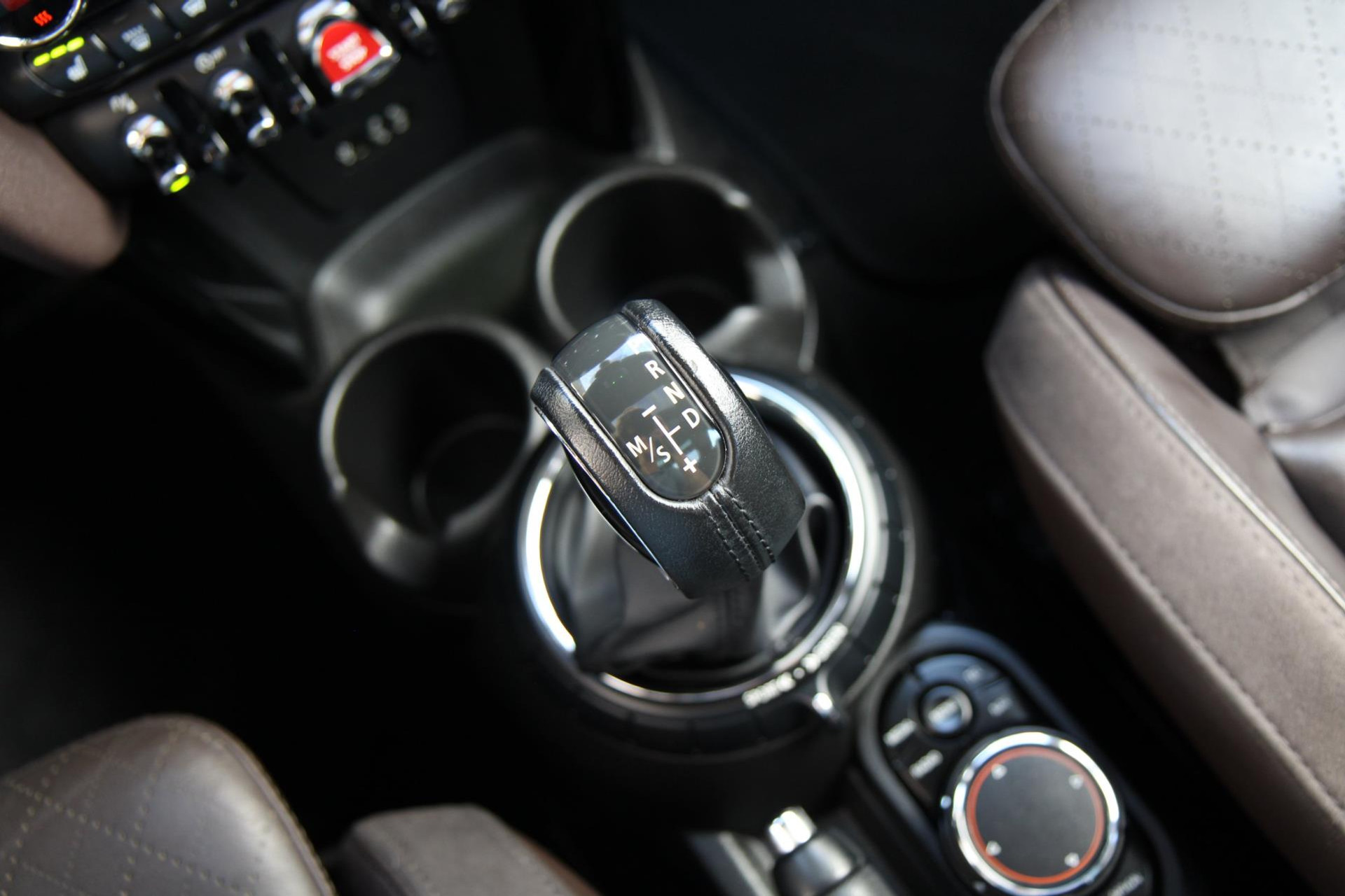 46828827-40.jpg