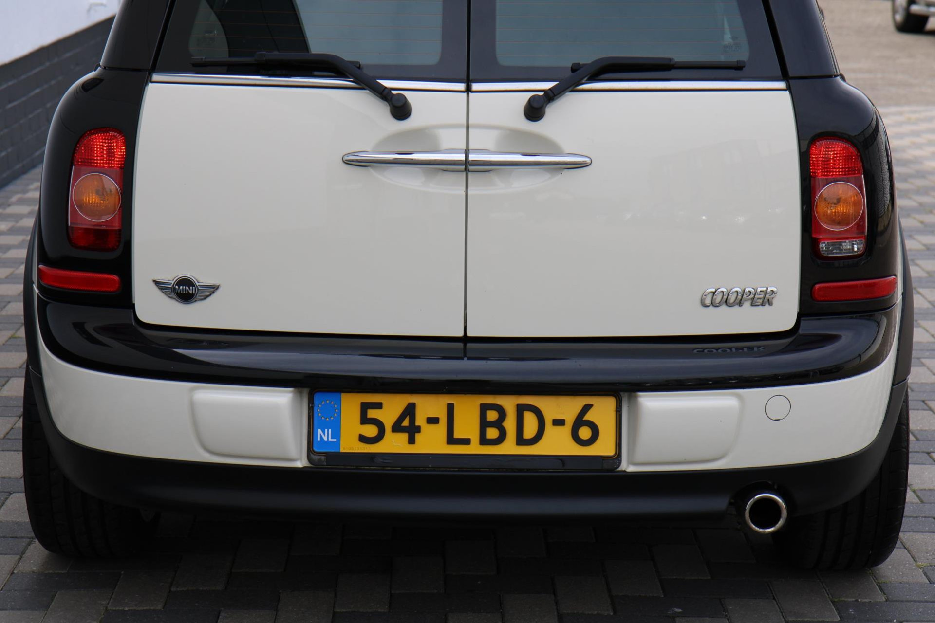 46882866-40.jpg