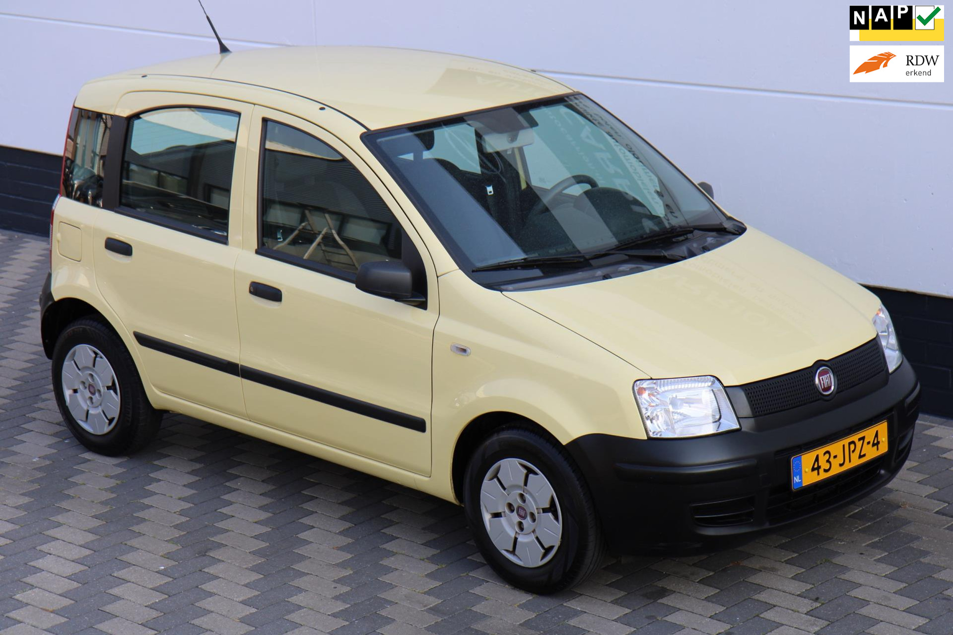 45745540-73.jpg