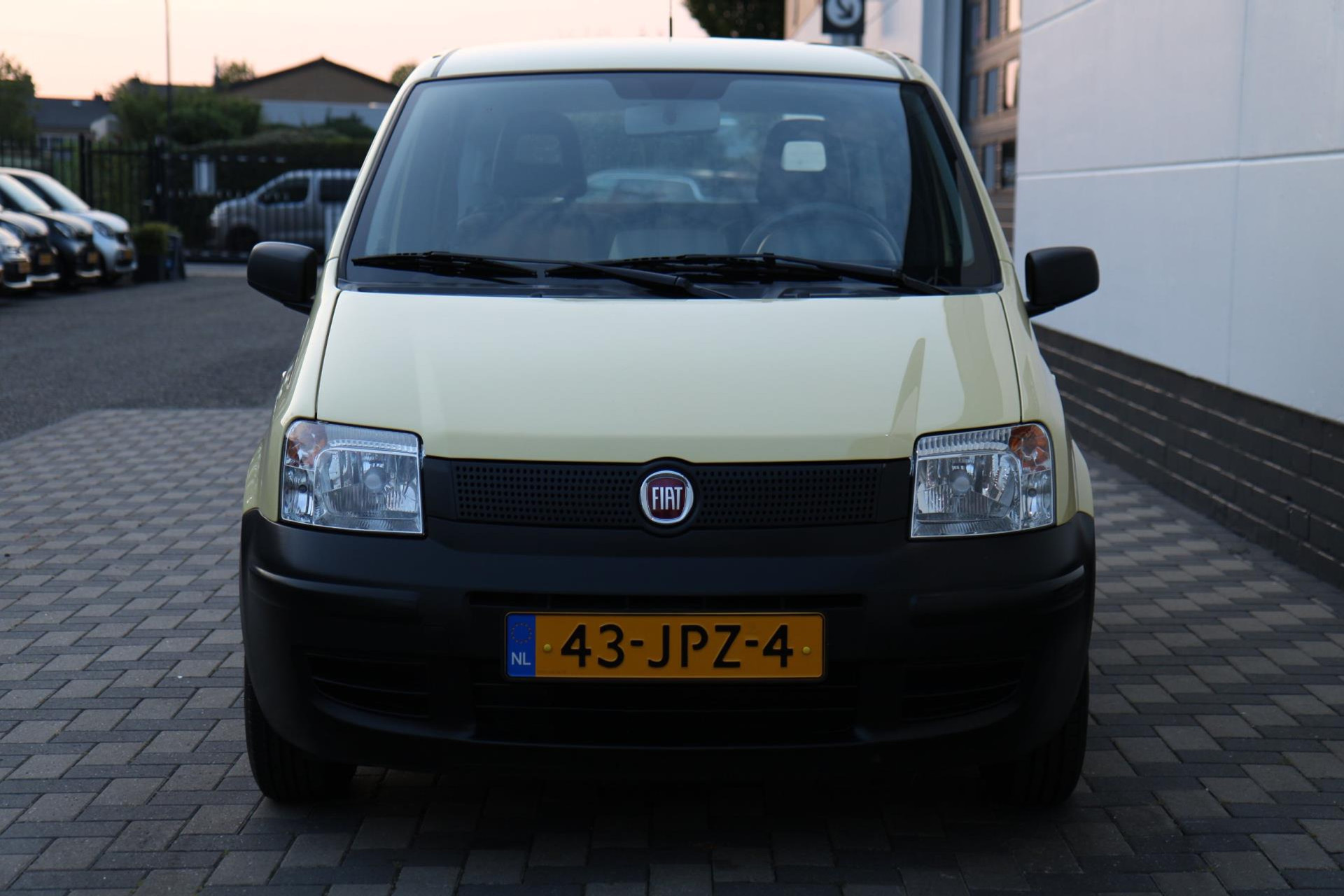 46947949-16.jpg