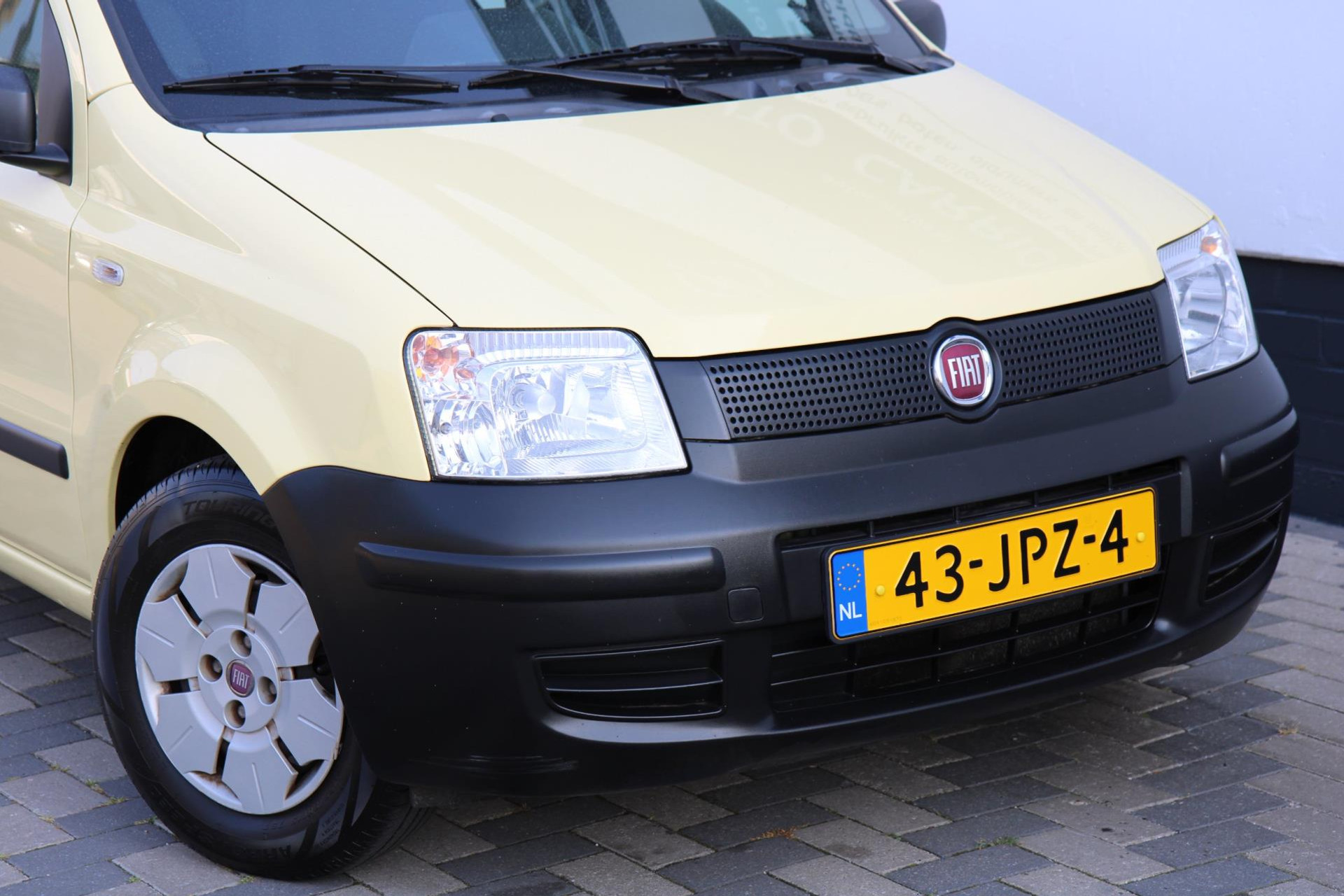 46947949-46.jpg