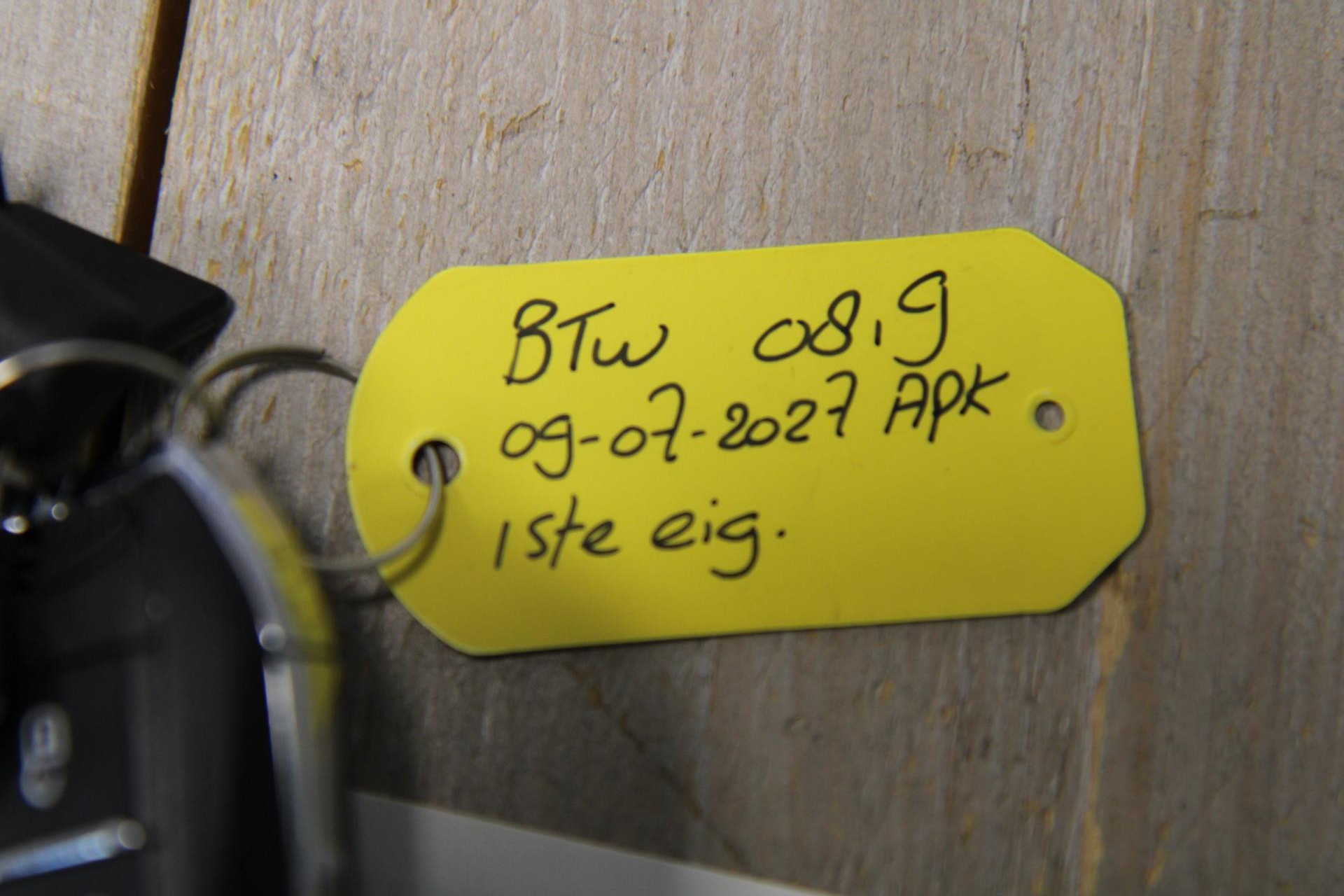 46957229-86.jpg