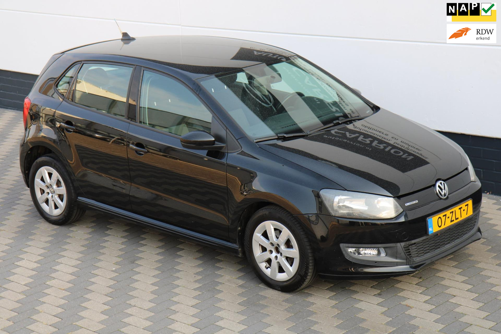 47995466-78.jpg