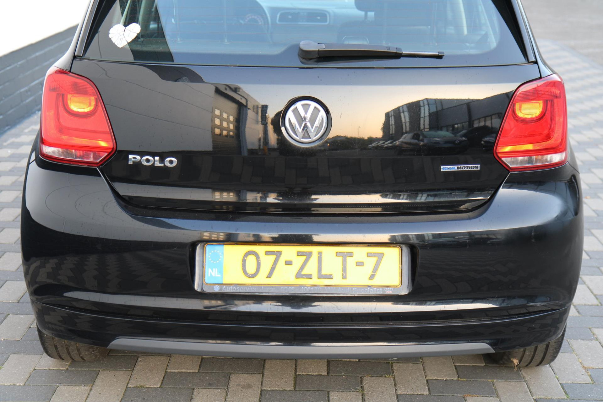 46973021-49.jpg