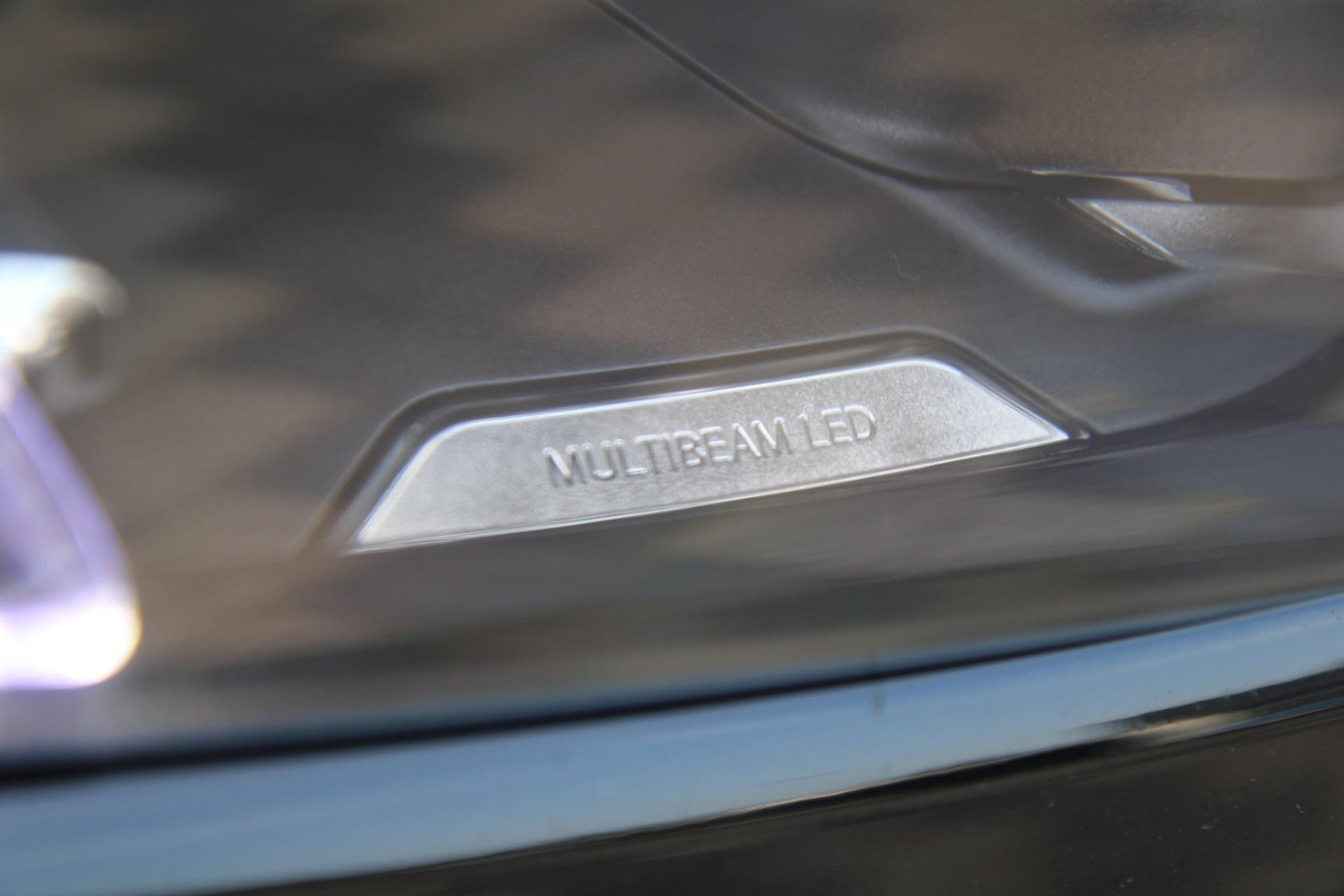 46978449-79.jpg