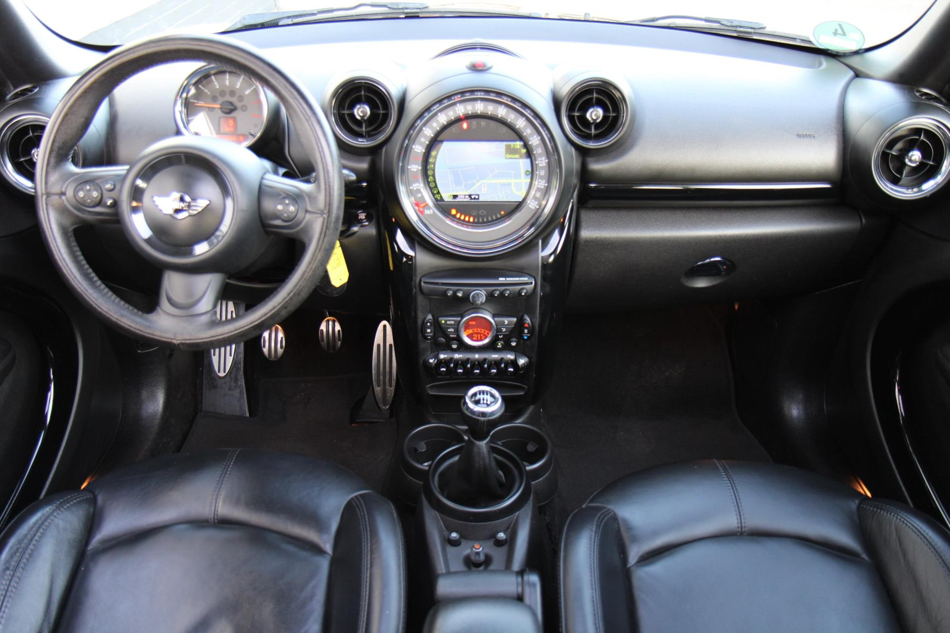 47018887-11.jpg