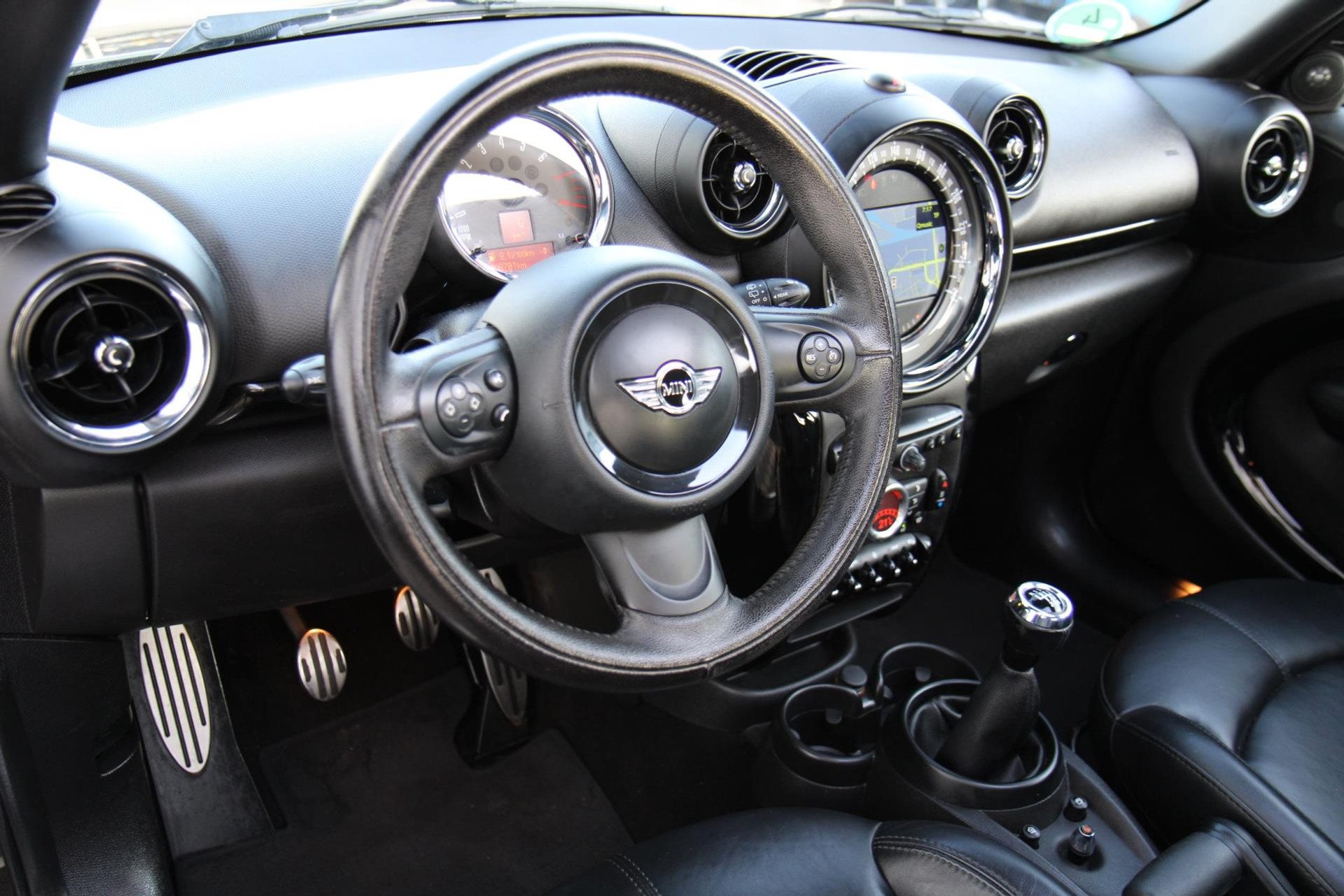 47018887-72.jpg