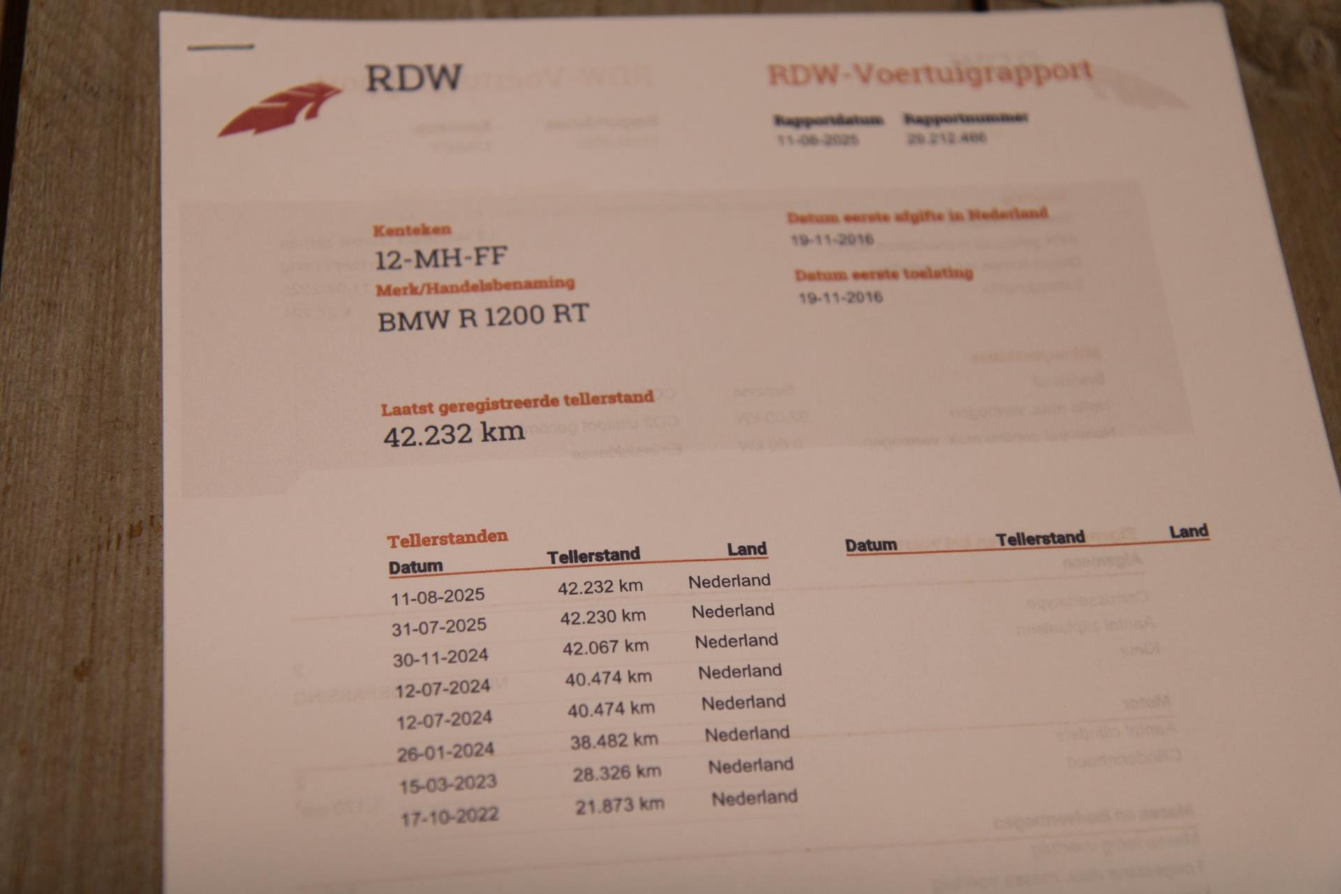 47043049-12.jpg