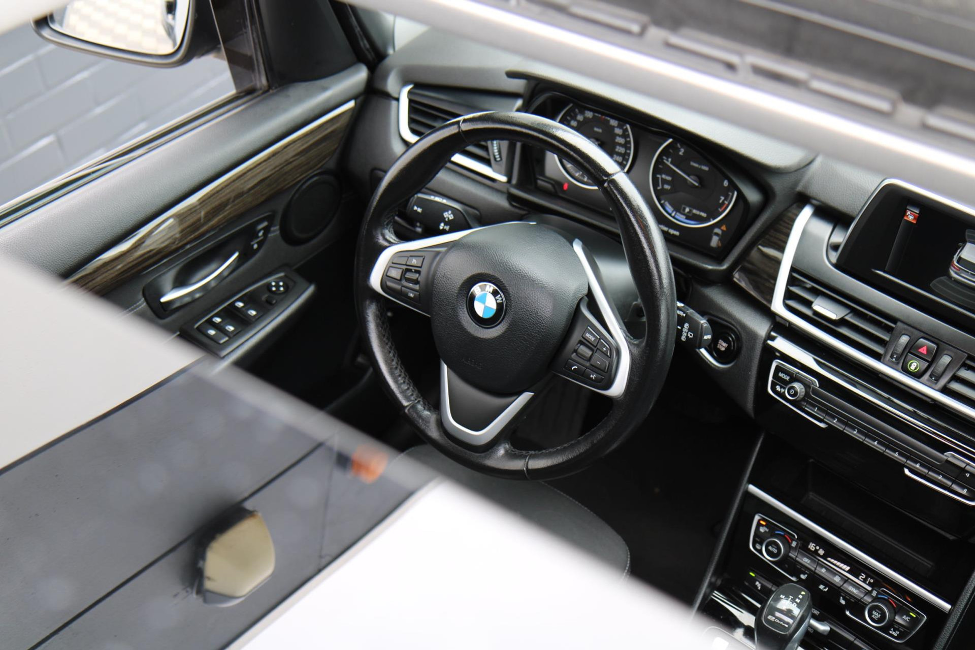 47043102-11.jpg