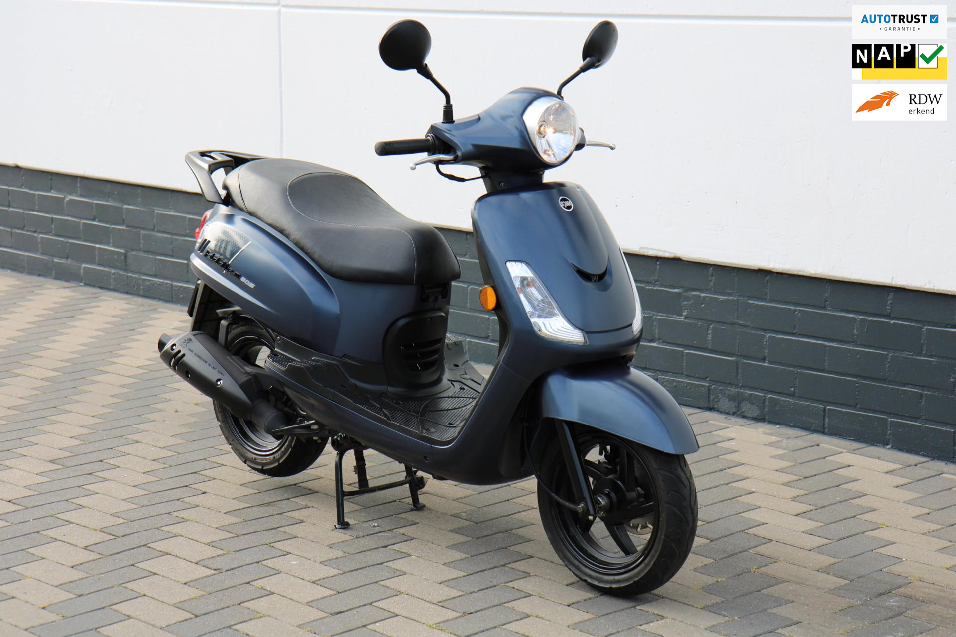 46206404-47.jpg
