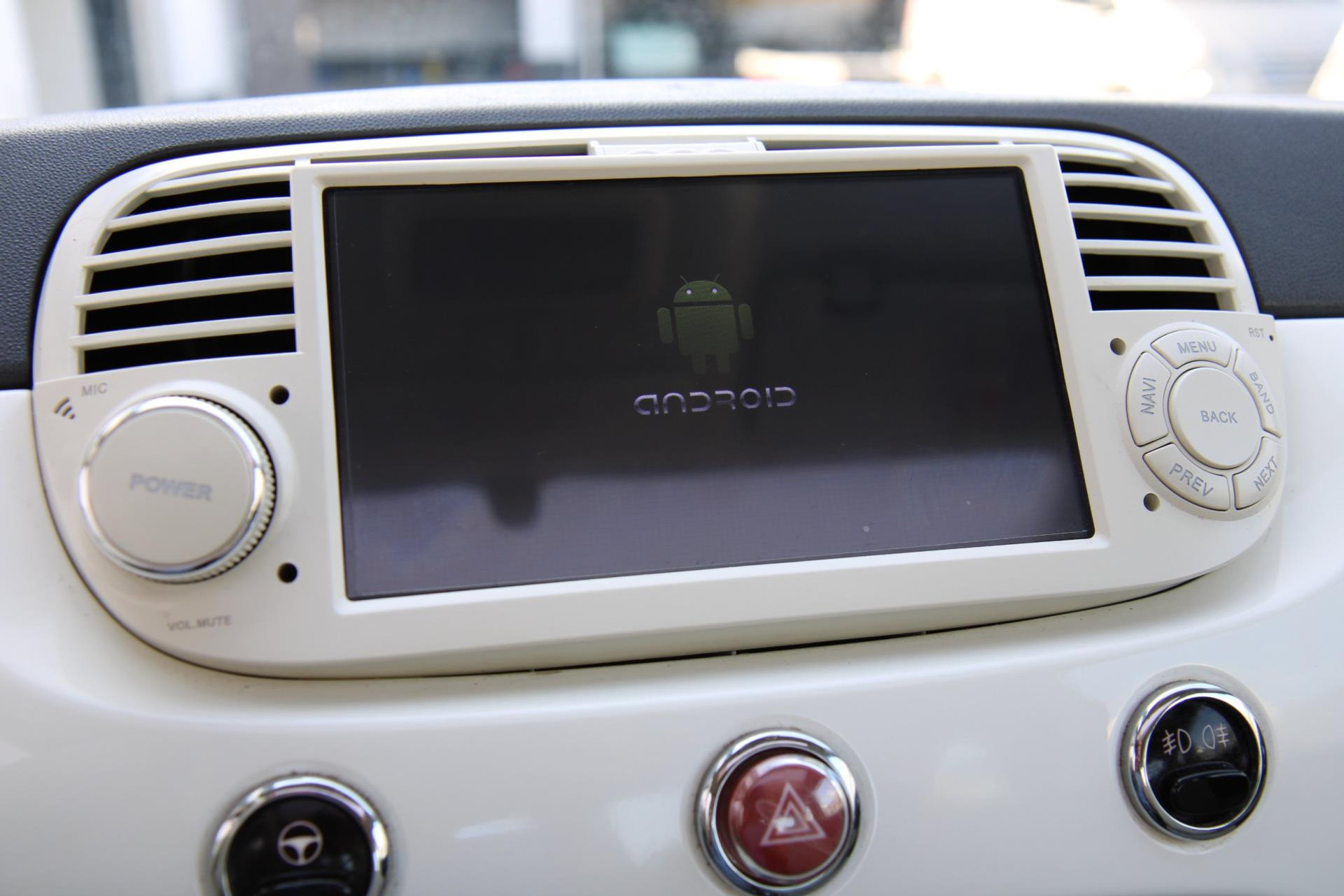 47098990-16.jpg