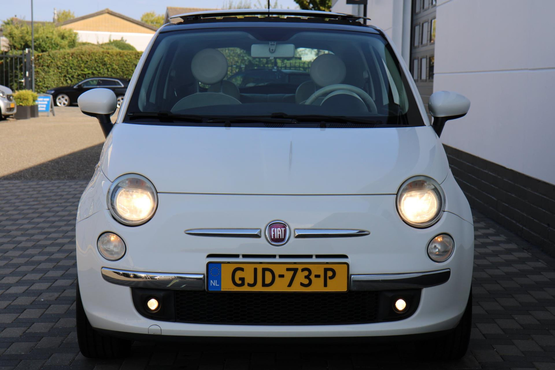 47098990-19.jpg