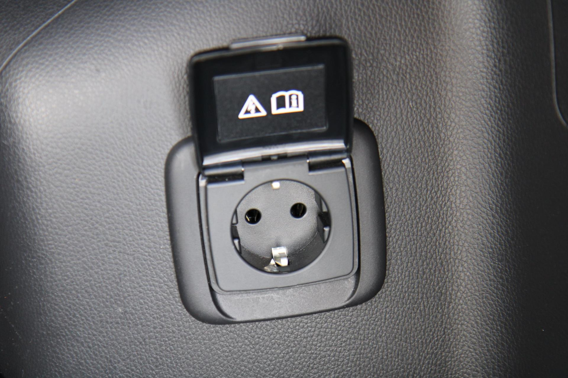 47134421-55.jpg
