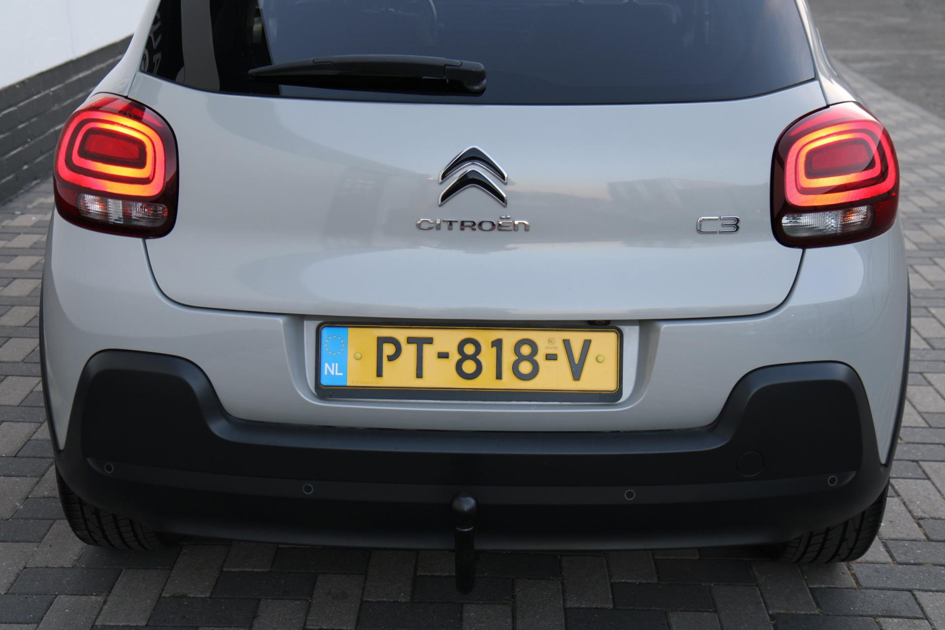 47195444-61.jpg