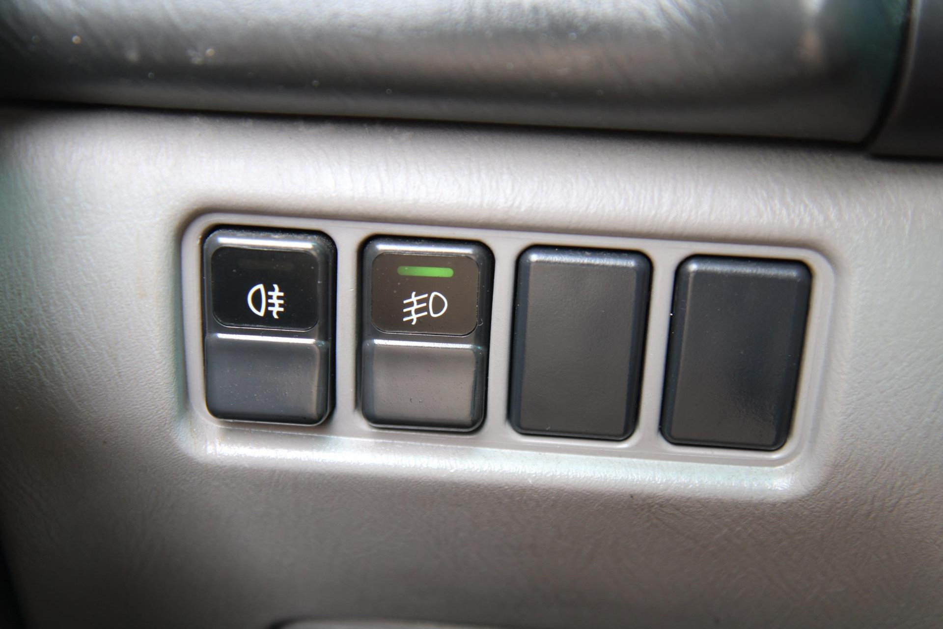 47205810-14.jpg
