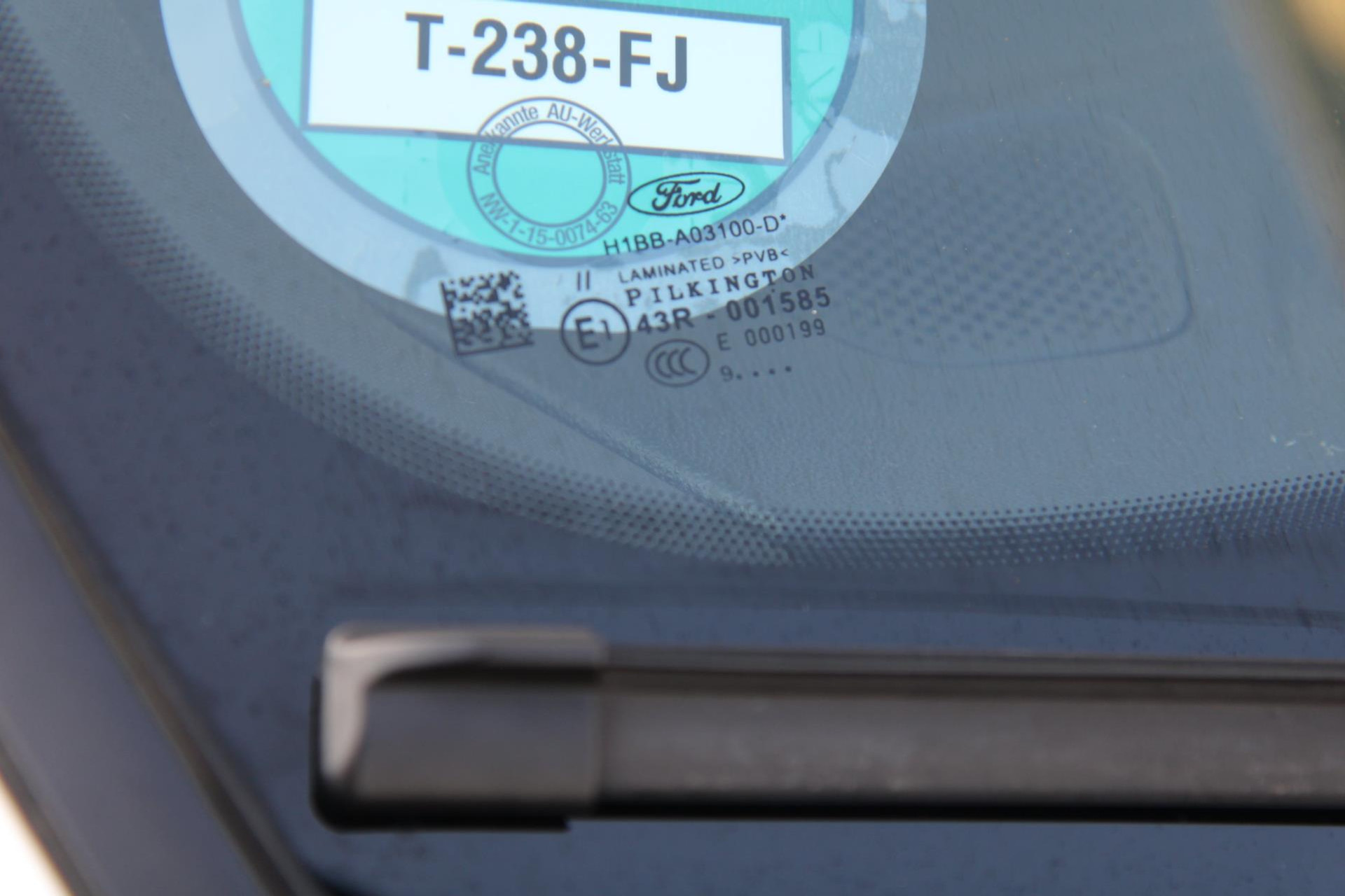 47227040-81.jpg