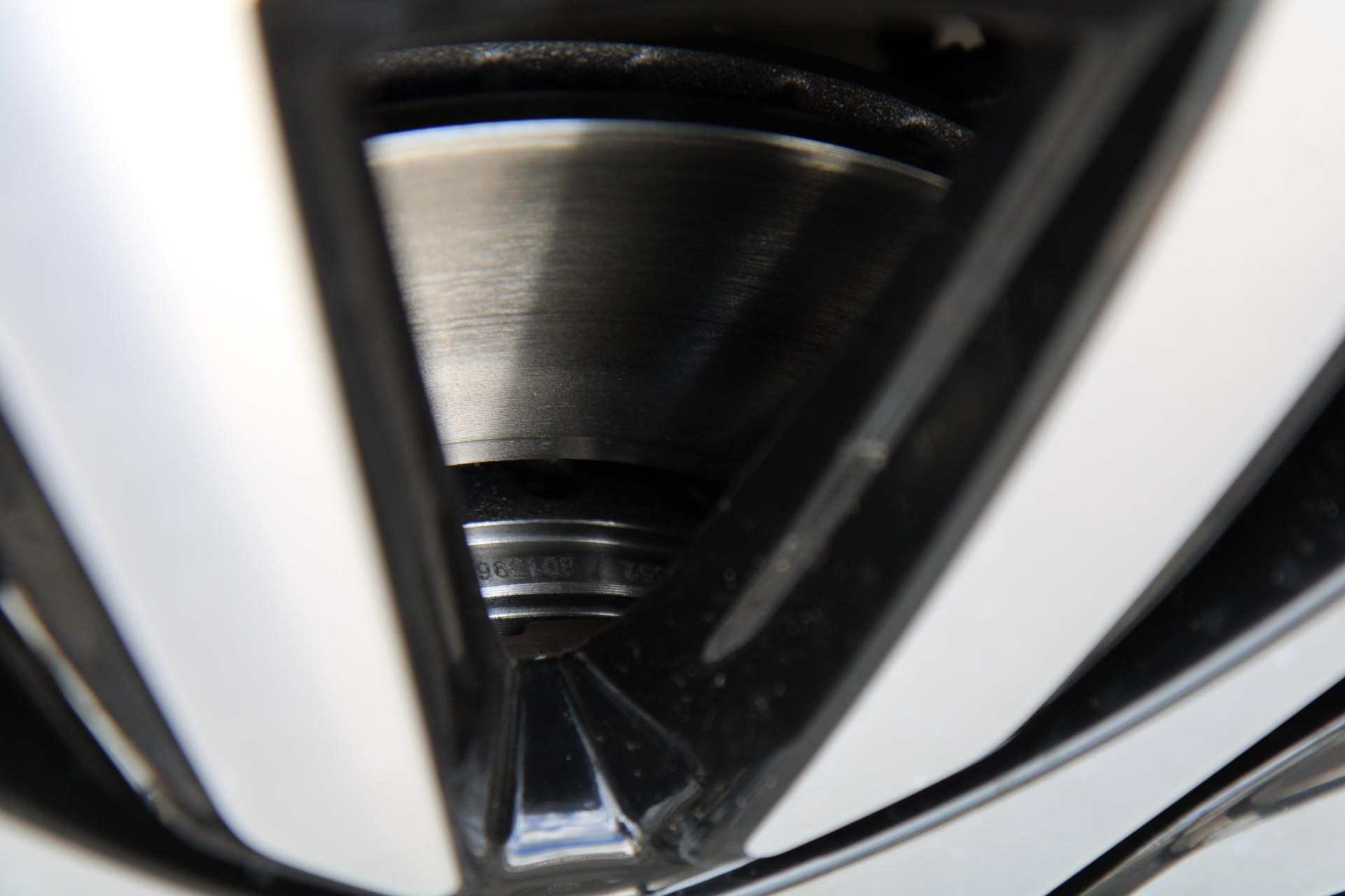 47256889-86.jpg