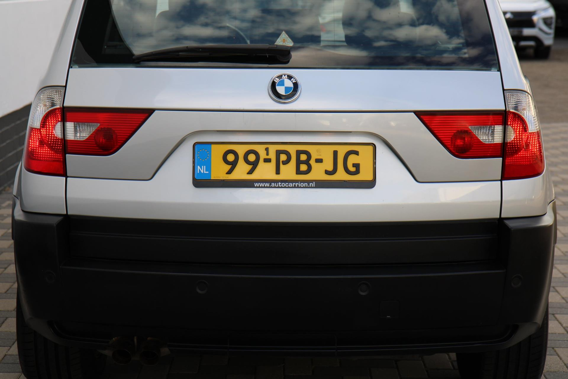 47332723-37.jpg