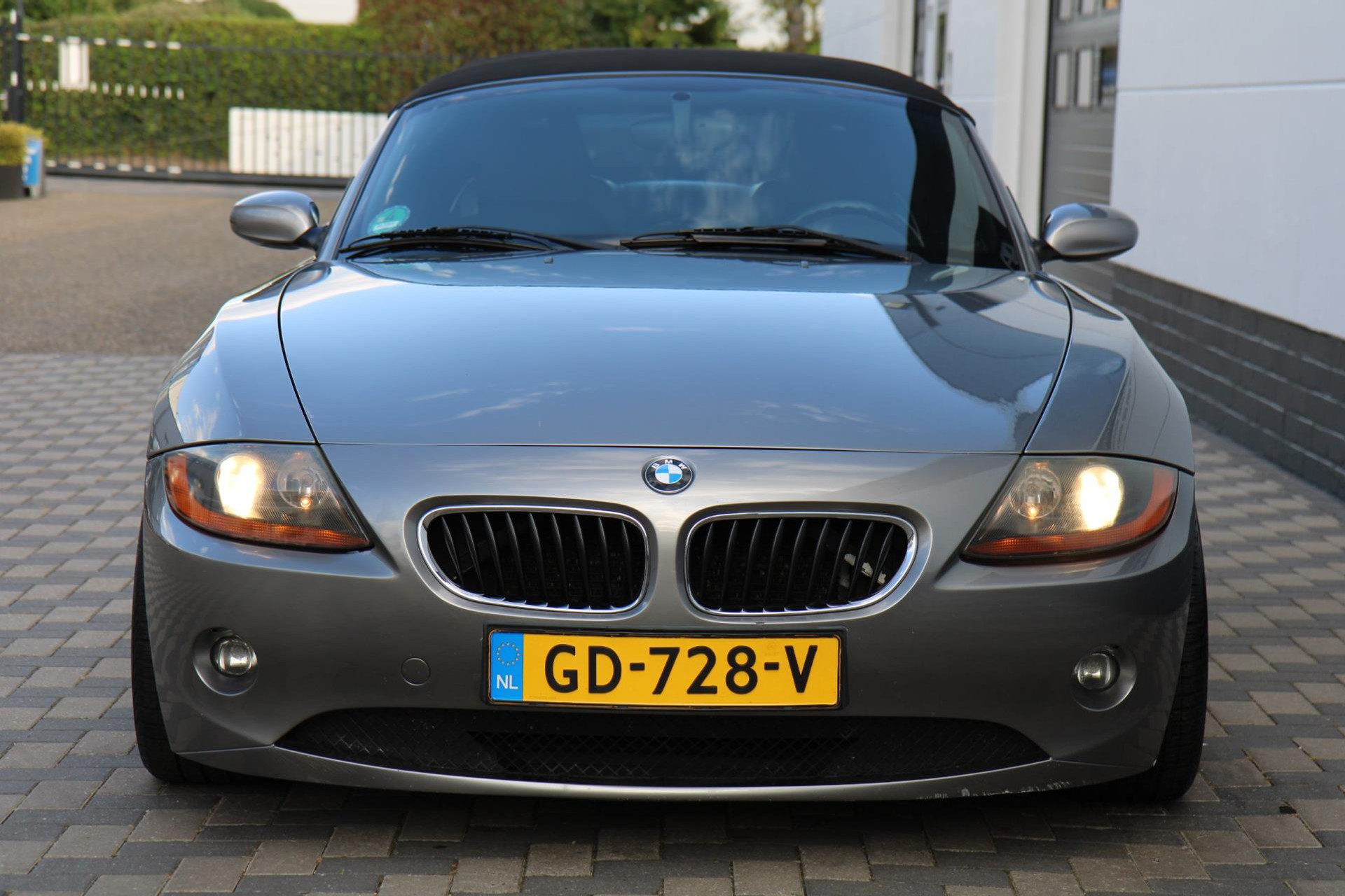 47332727-30.jpg