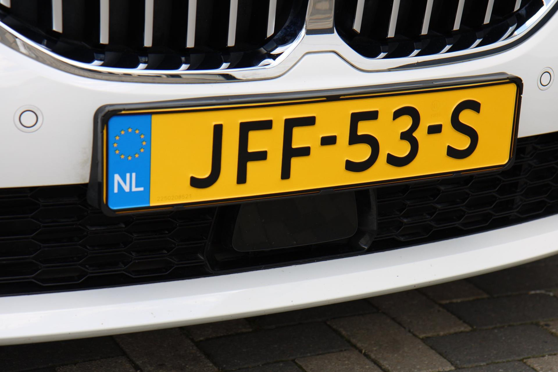 47380168-80.jpg