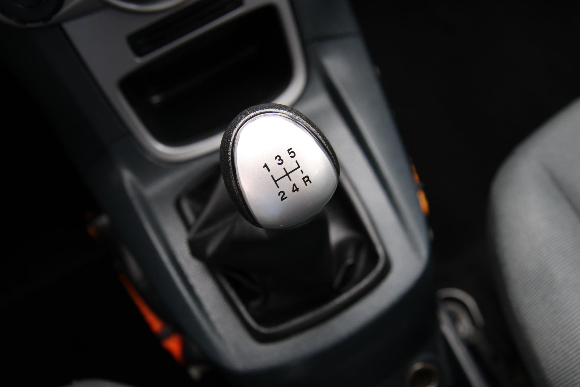 47402003-17.jpg