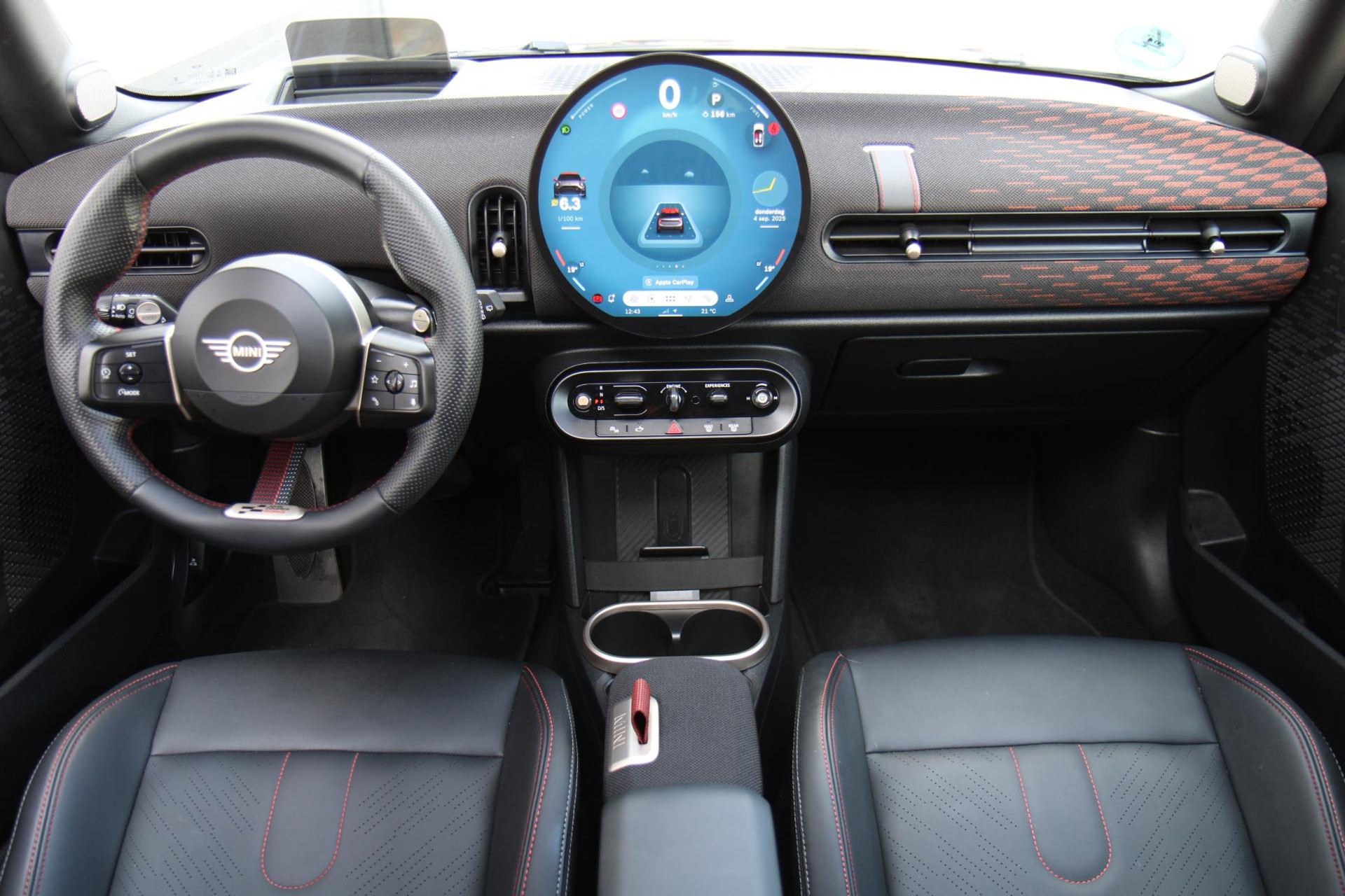 47407627-10.jpg