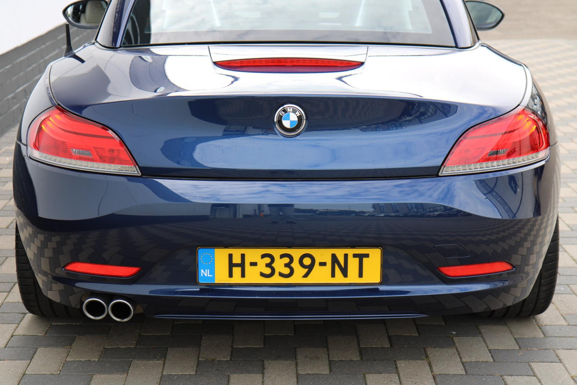 47474941-64.jpg